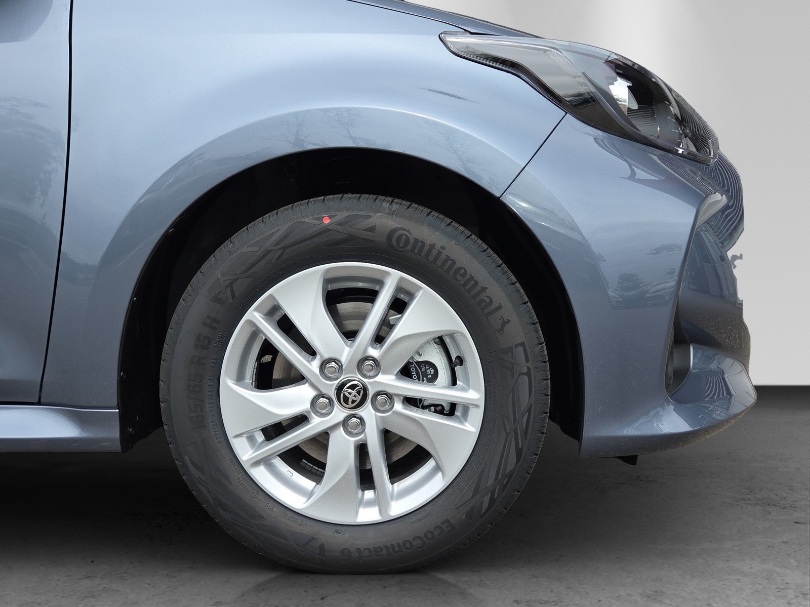 TOYOTA Yaris 1.5 Comfort e-CVT-image-8
