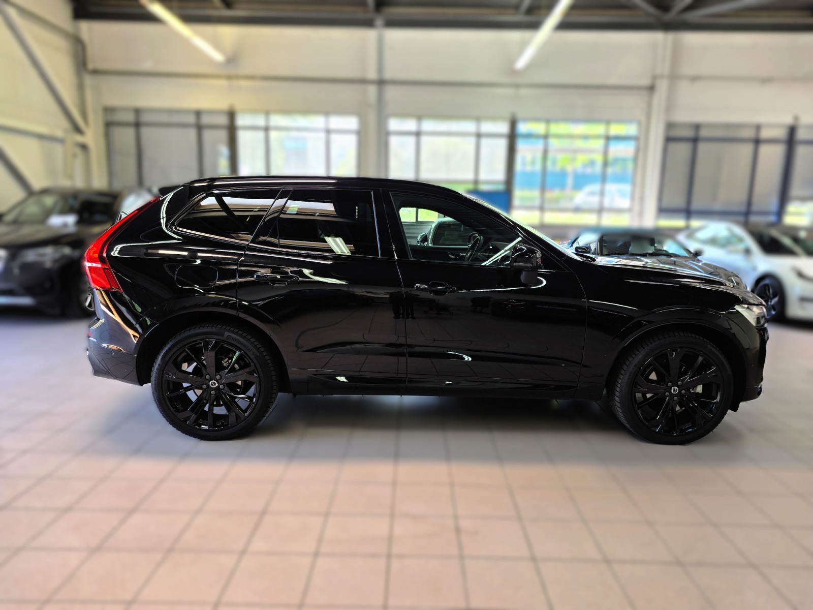 VOLVO XC60 B5 Benzin Mild Hybrid AWD Ultra Dark Geartronic-image-5