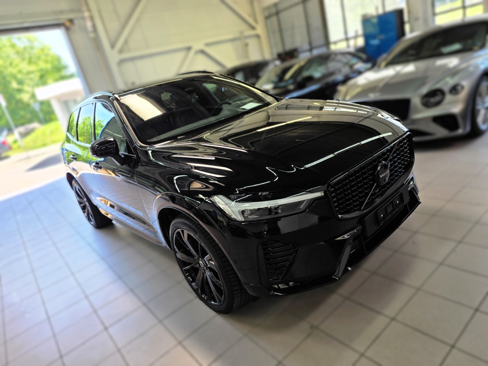 VOLVO XC60 B5 Benzin Mild Hybrid AWD Ultra Dark Geartronic-image-6