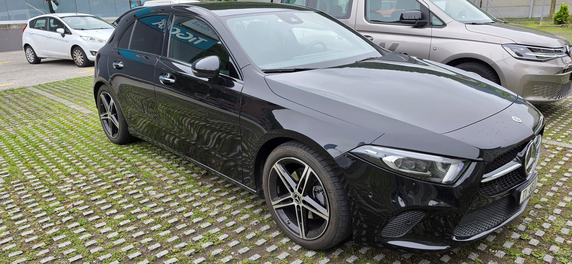 MERCEDES-BENZ A 200 AMG Line 4m-image-1