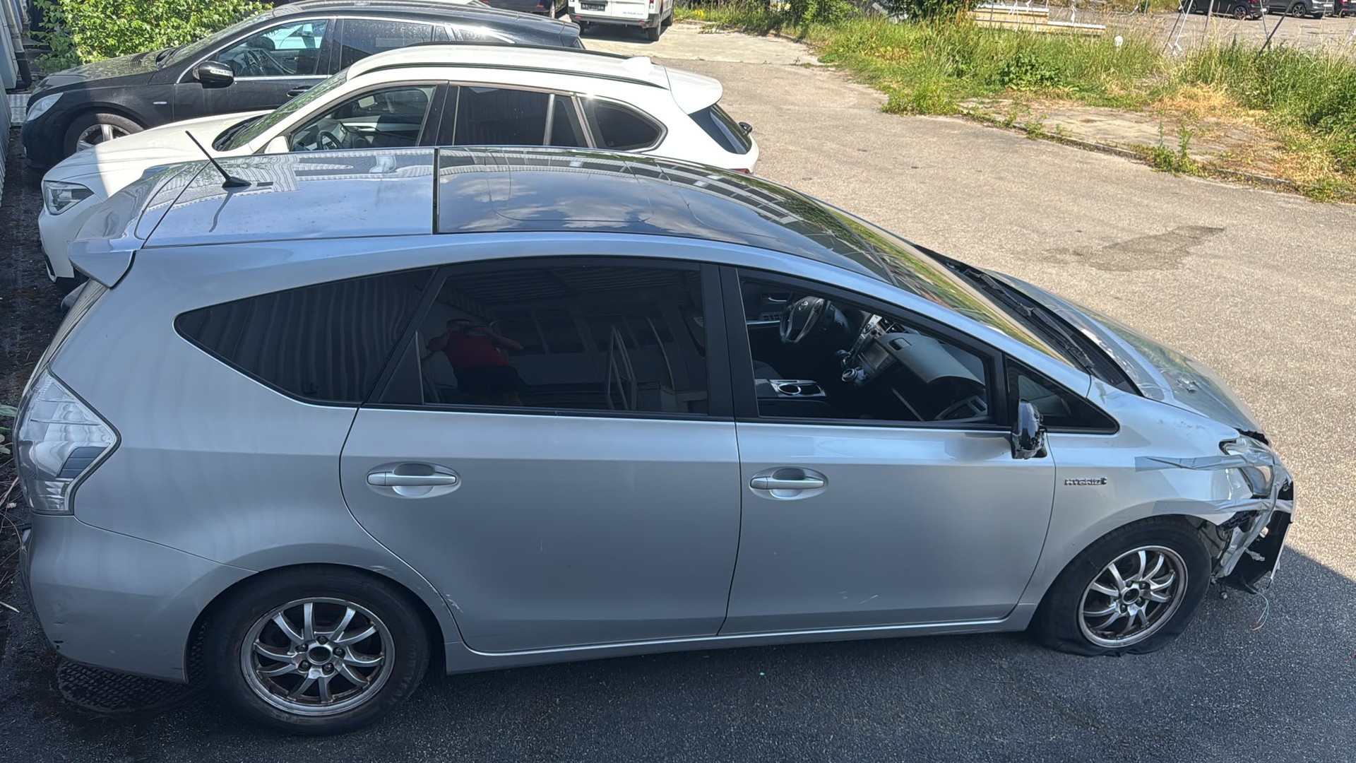 TOYOTA Prius+ 1.8 VVT-i HSD Sol-image-3