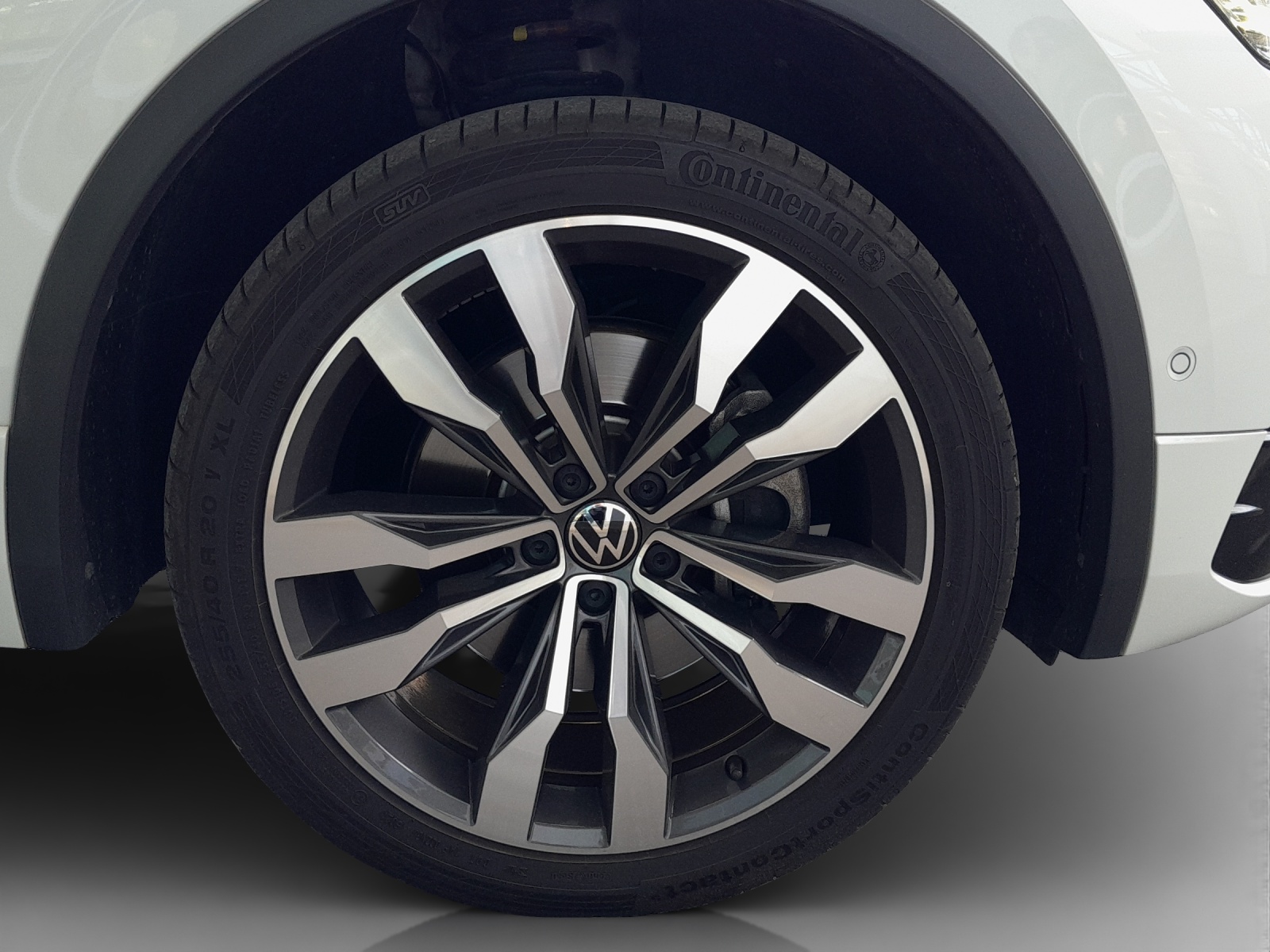 VW Tiguan Allspace 2.0 TDI SCR R-Line 4Motion DSG-image-13