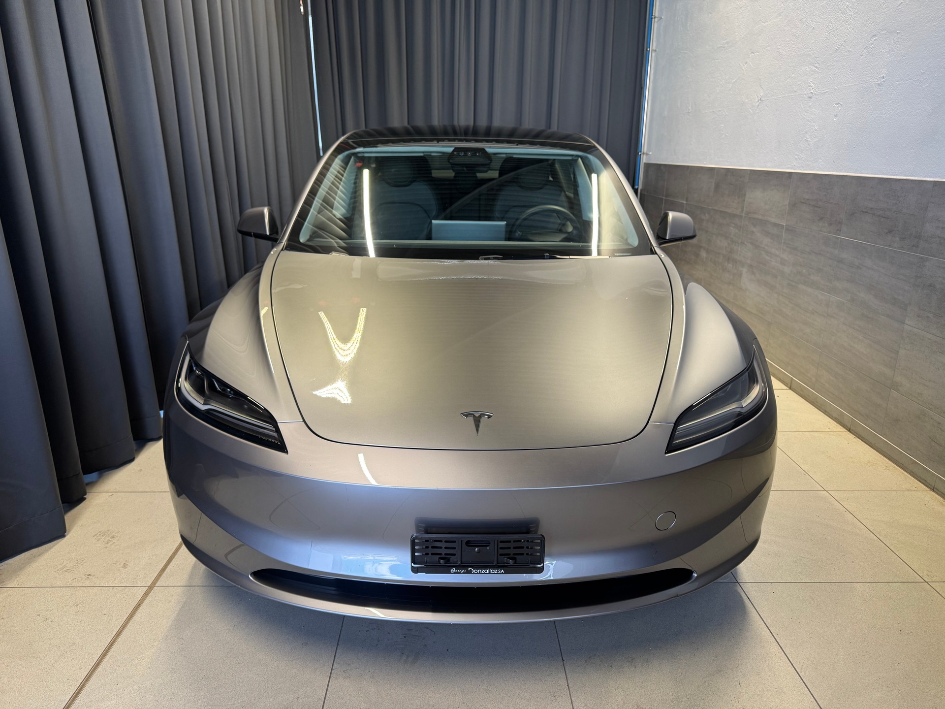 TESLA Model 3 RWD-image-1