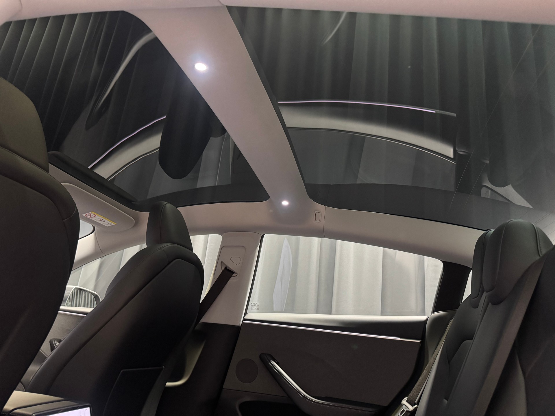 TESLA Model 3 RWD-image-8