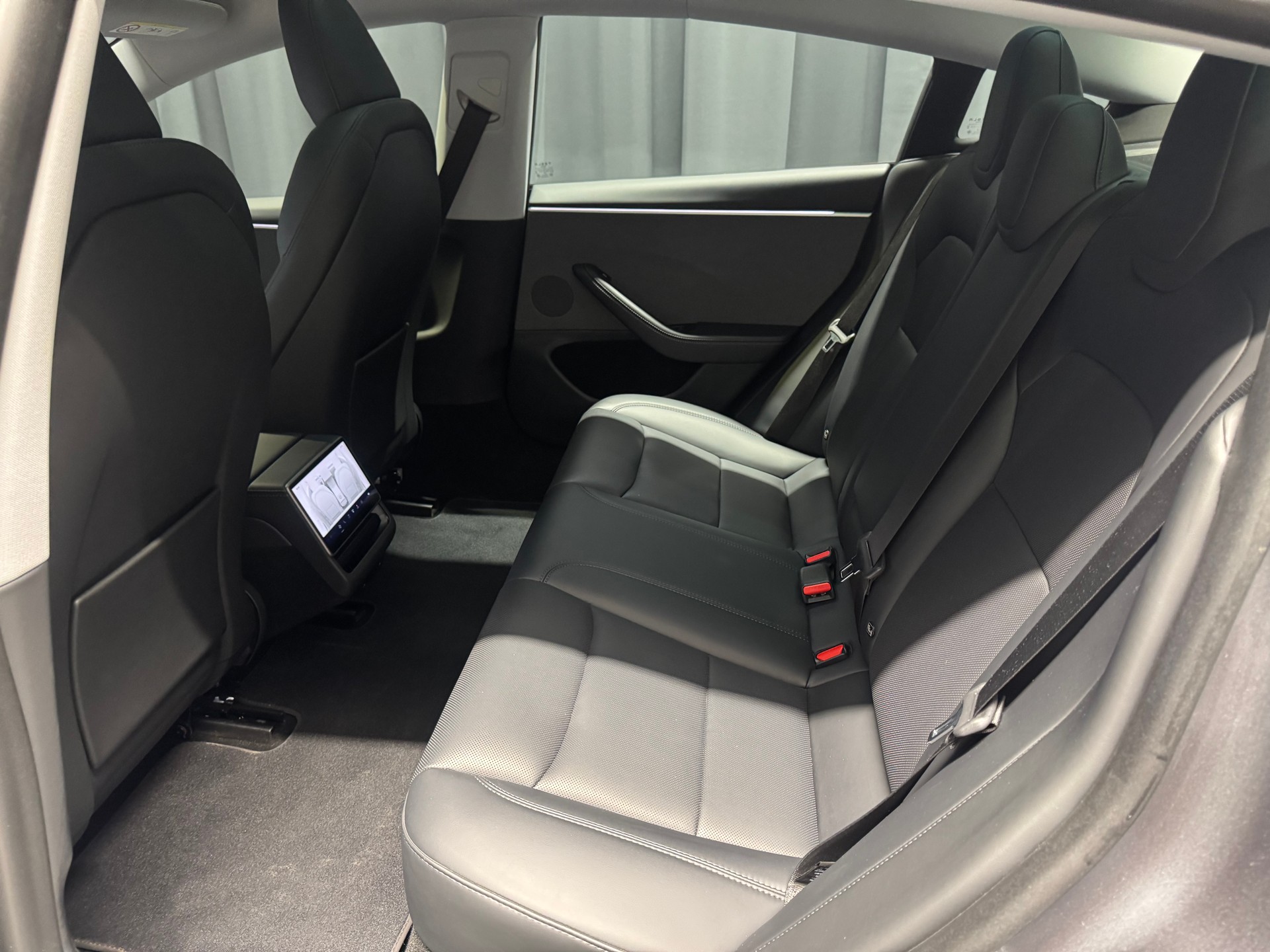 TESLA Model 3 RWD-image-7