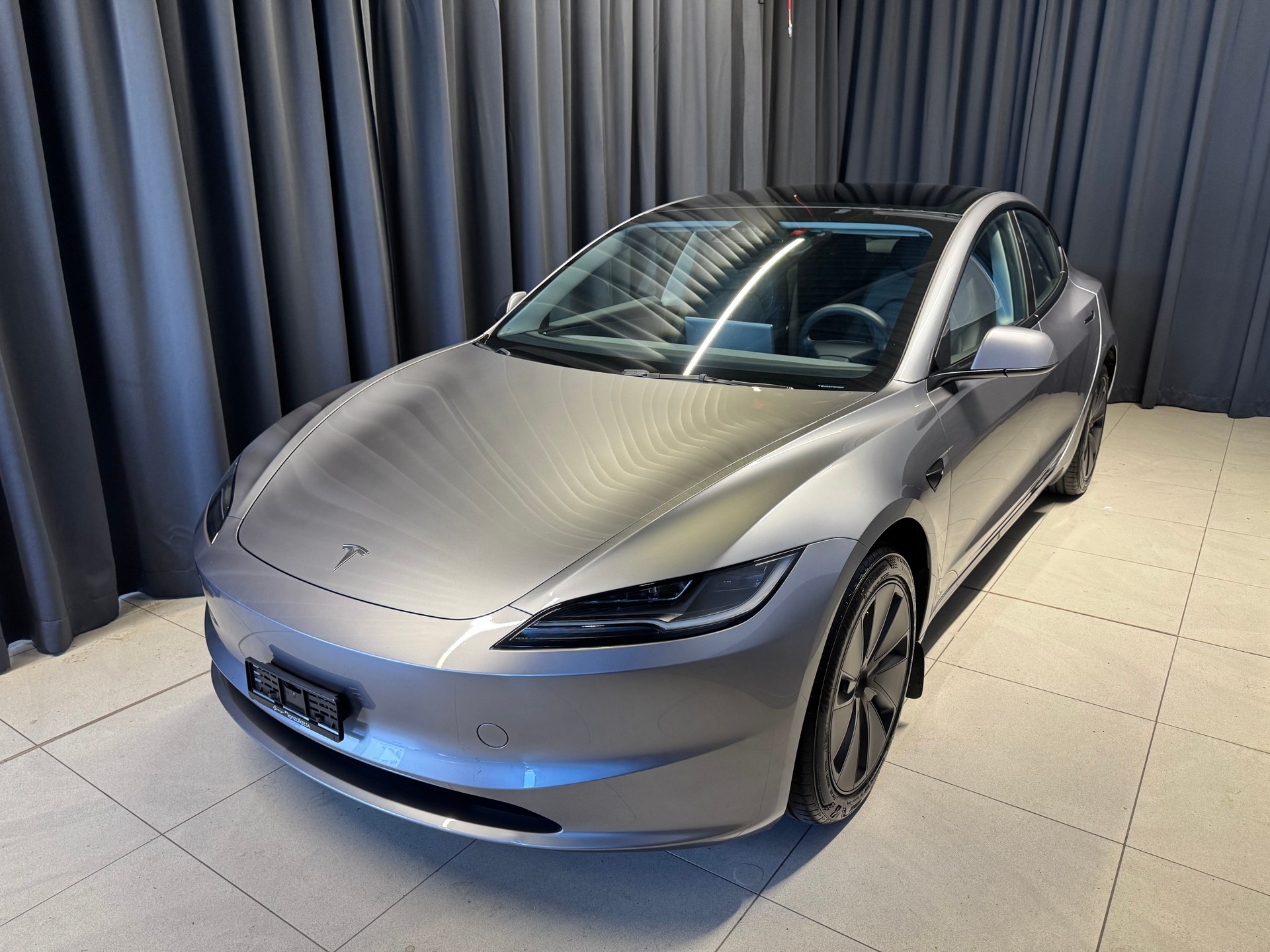 TESLA Model 3 RWD-image-2