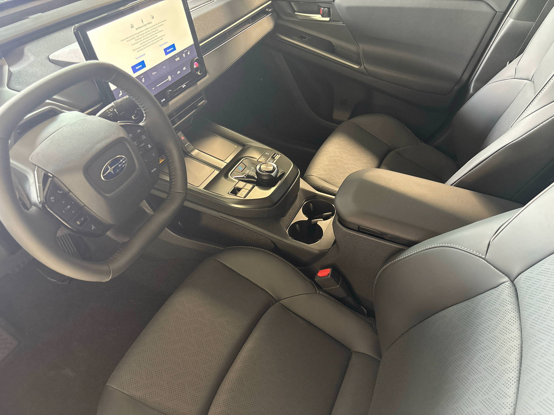 SUBARU Solterra eV Luxury AWD-image-8