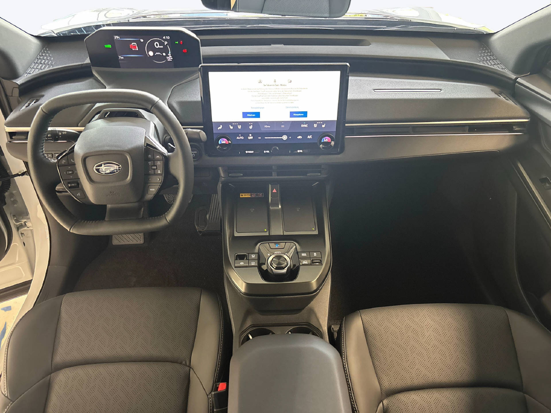 SUBARU Solterra eV Luxury AWD-image-9