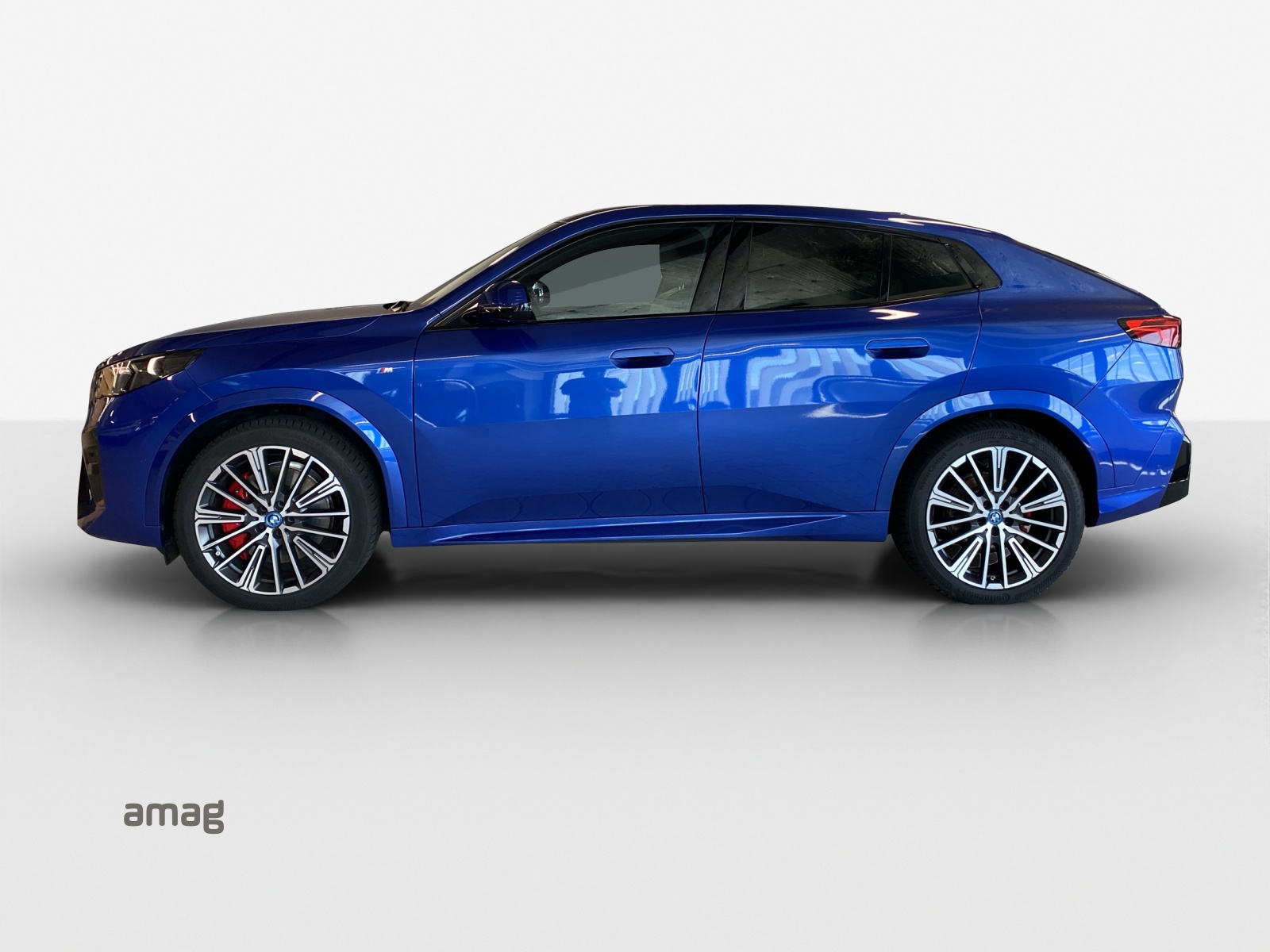 BMW iX2 xDrive 30 M Sport Pro-showroom-element-2