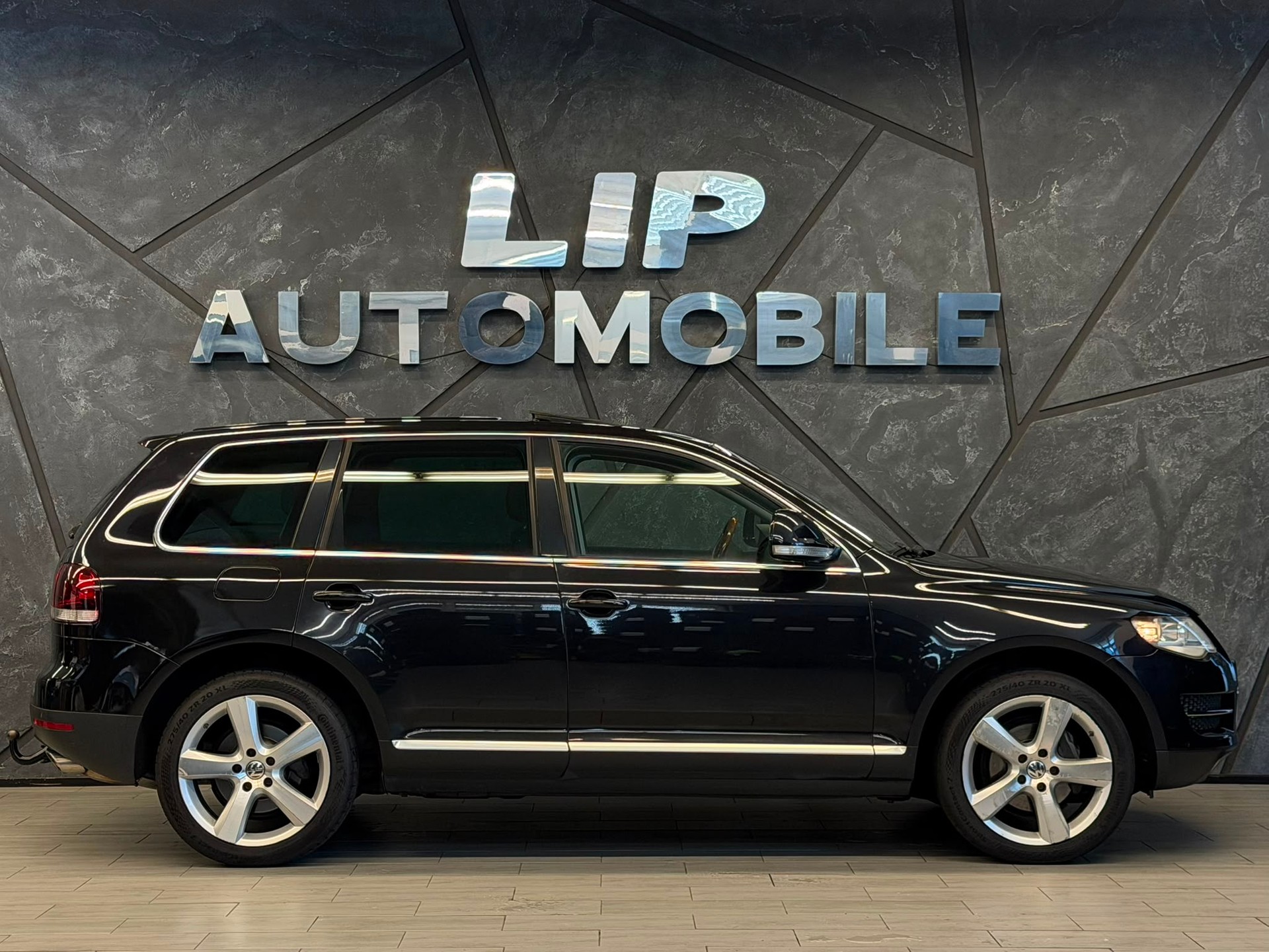 VW Touareg 3.0 TDI Automatic Individual-image-3