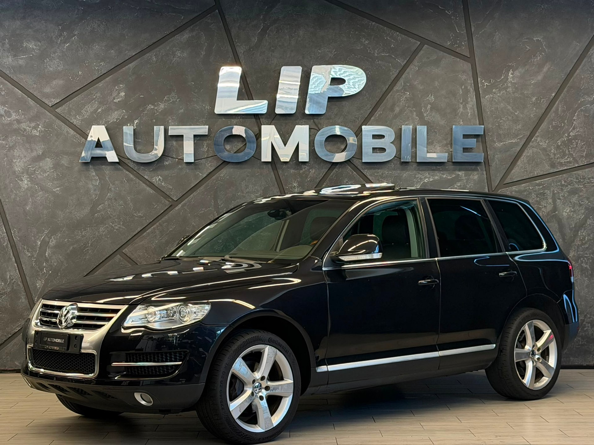 VW Touareg 3.0 TDI Automatic Individual-image-0