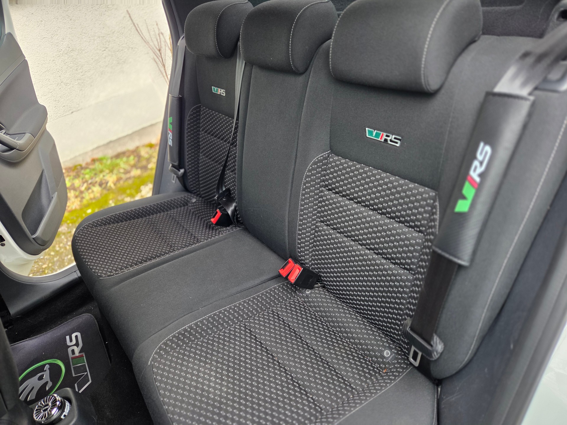 SKODA 1.4 TSI RS DSG-image-4