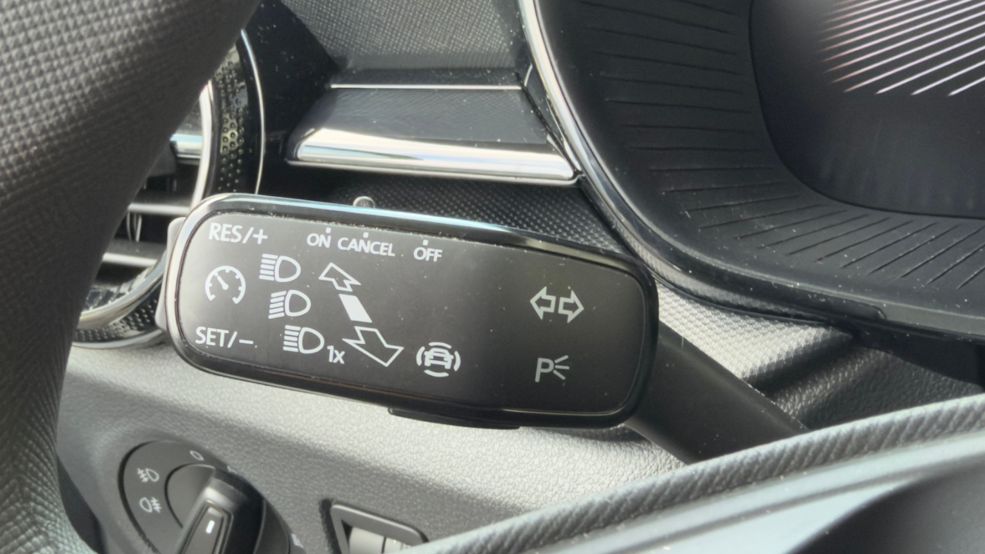 SKODA Fabia 1.0 MPI Essence-image-6
