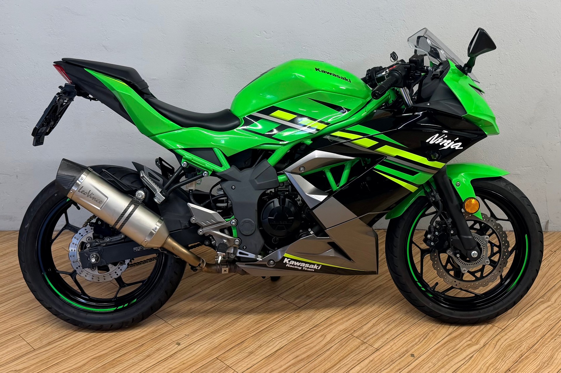 KAWASAKI Ninja 125 Performance ABS-showroom-element-1