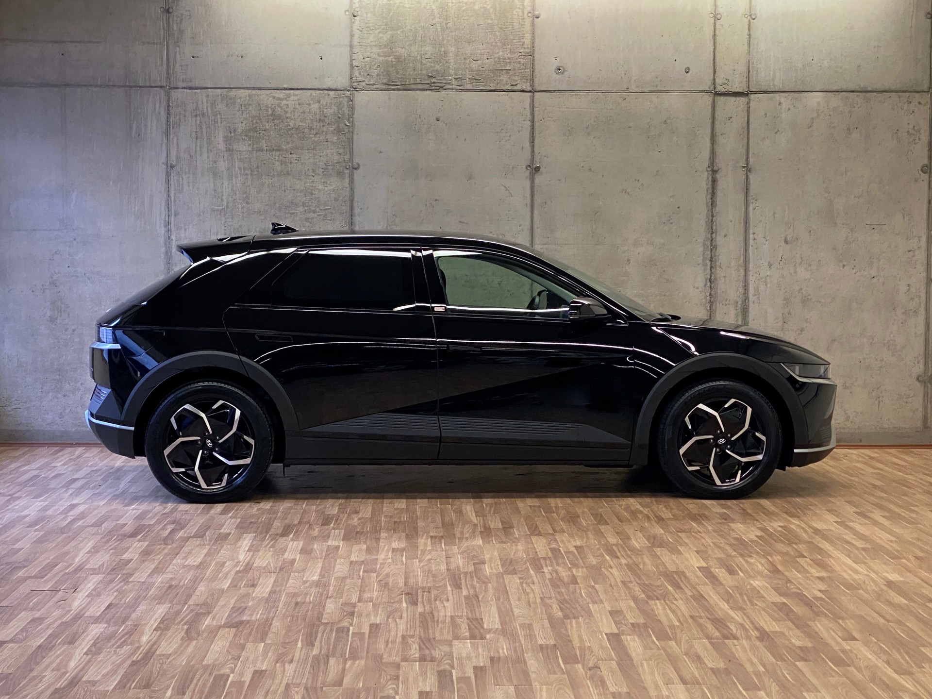 HYUNDAI Ioniq 5 77kWh*Swiss*Vertex*4WD*-image-28