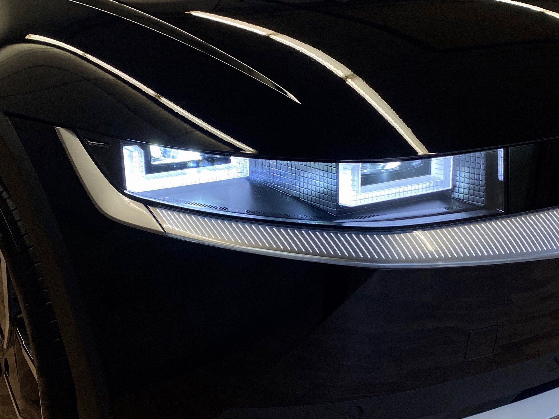 HYUNDAI Ioniq 5 77kWh*Swiss*Vertex*4WD*-image-24