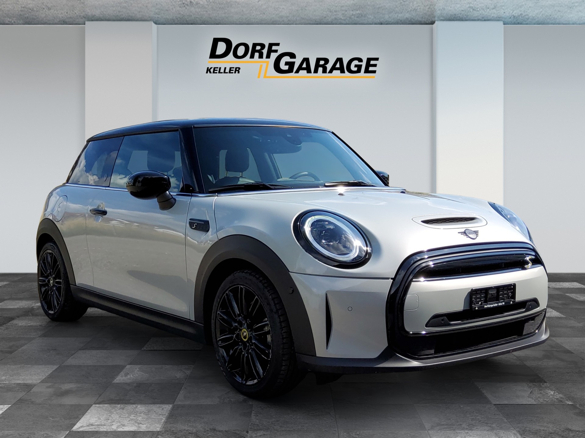MINI Cooper SE-image-2