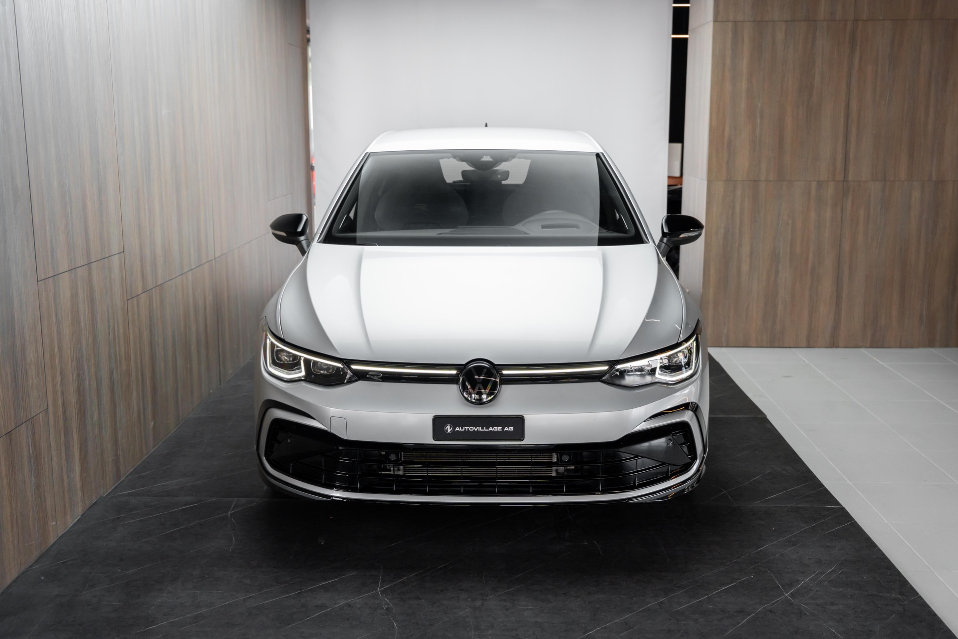 VW Golf 1.5 eTSI mHEV ACT R-Line 75 Edition DSG-image-28