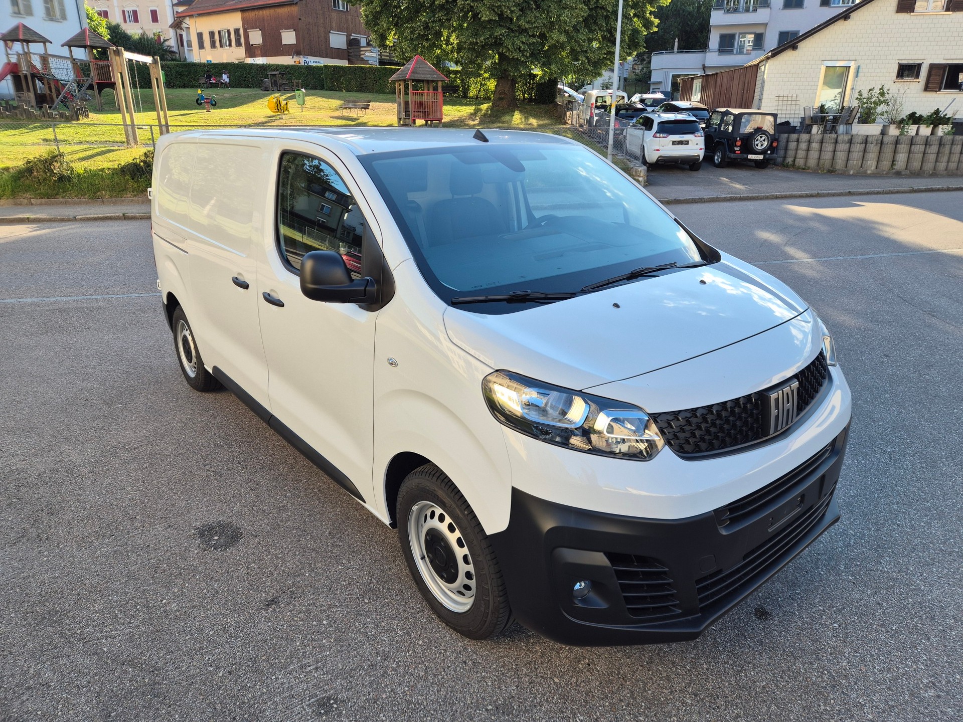 FIAT E-Scudo 50kWh L2 Base Swiss Edition PLUS-image-4