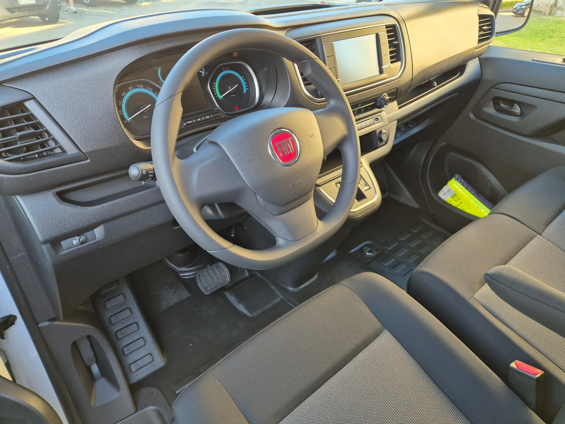 FIAT E-Scudo 50kWh L2 Base Swiss Edition PLUS-image-9