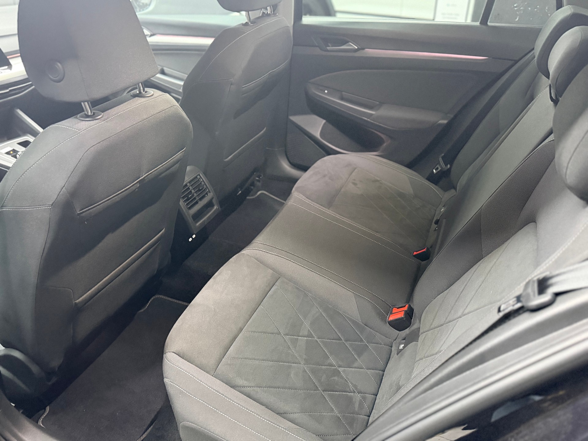 VW Golf Variant 1.5 TSI Life DSG-image-8