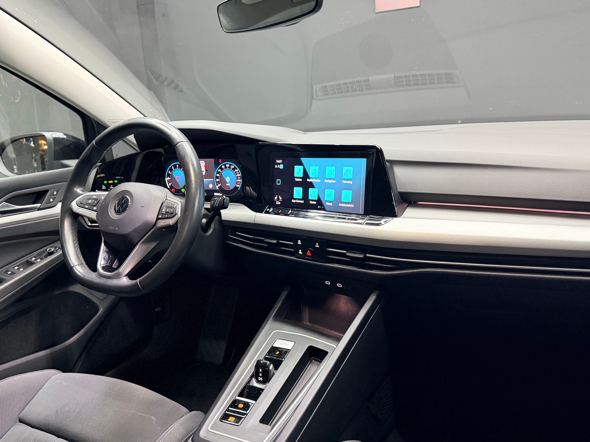 VW Golf Variant 1.5 TSI Life DSG-image-11