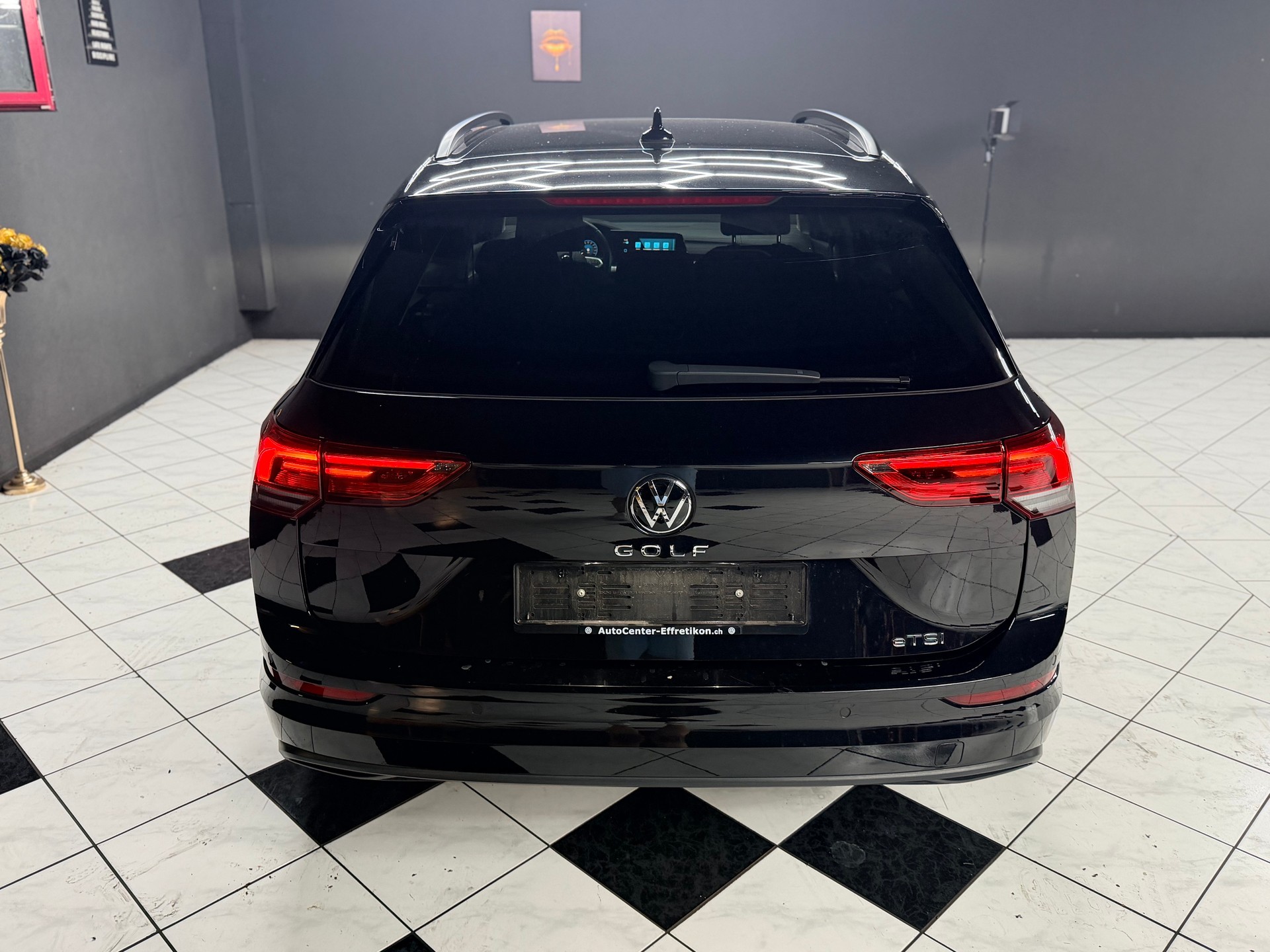 VW Golf Variant 1.5 TSI Life DSG-image-3