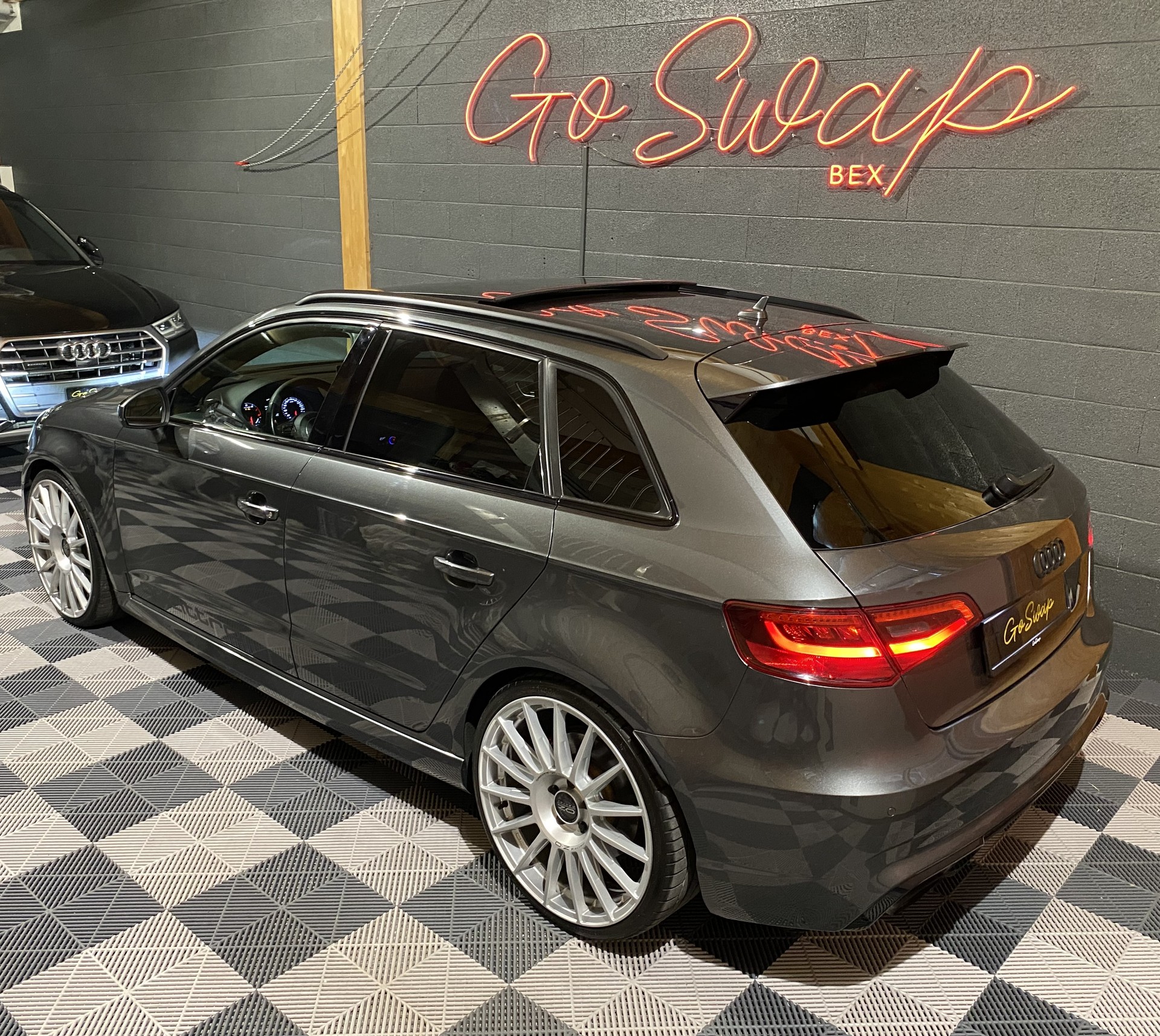 AUDI RS3 2.5 TSI quattro S-tronic-image-29