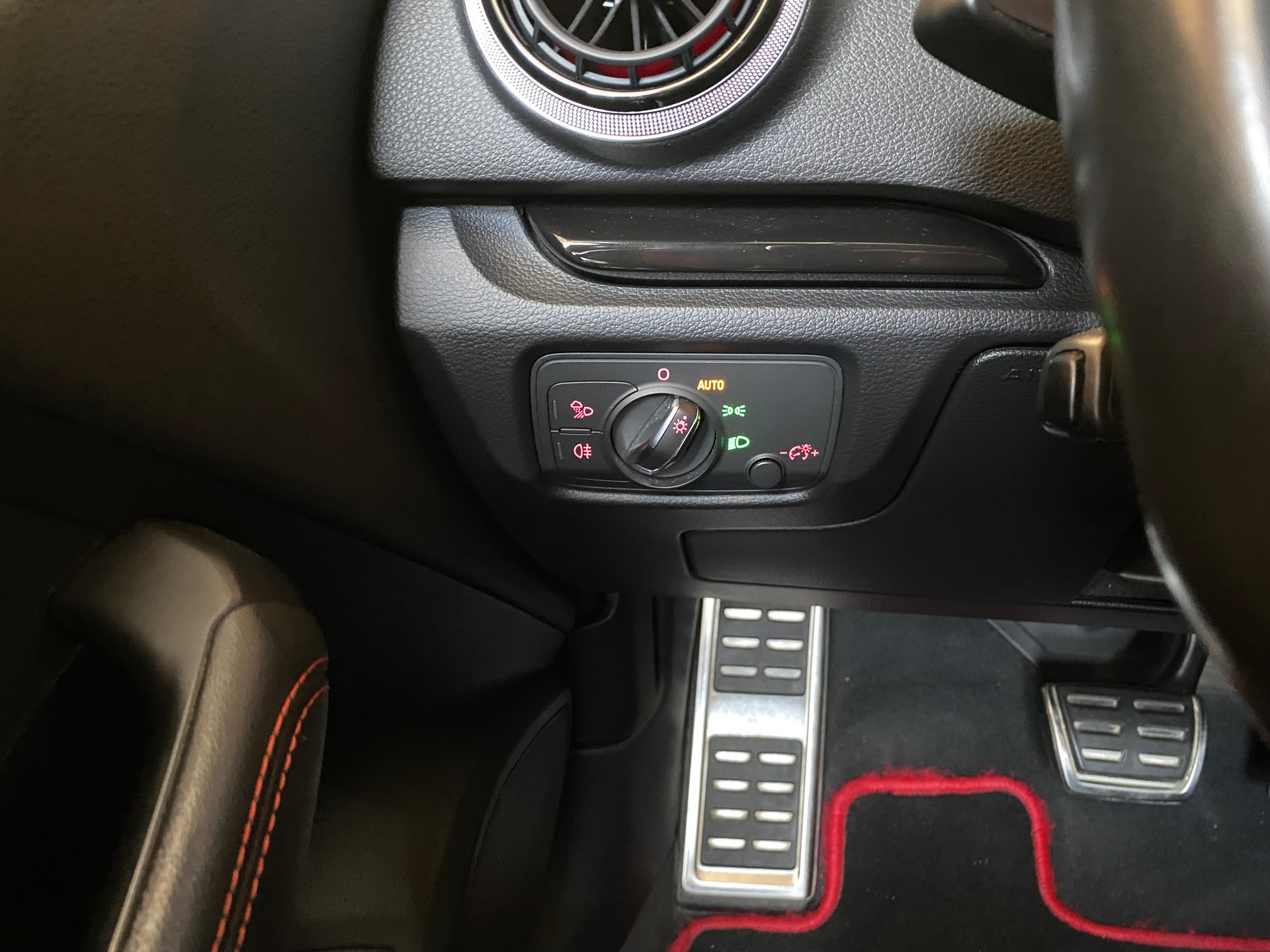 AUDI RS3 2.5 TSI quattro S-tronic-image-17