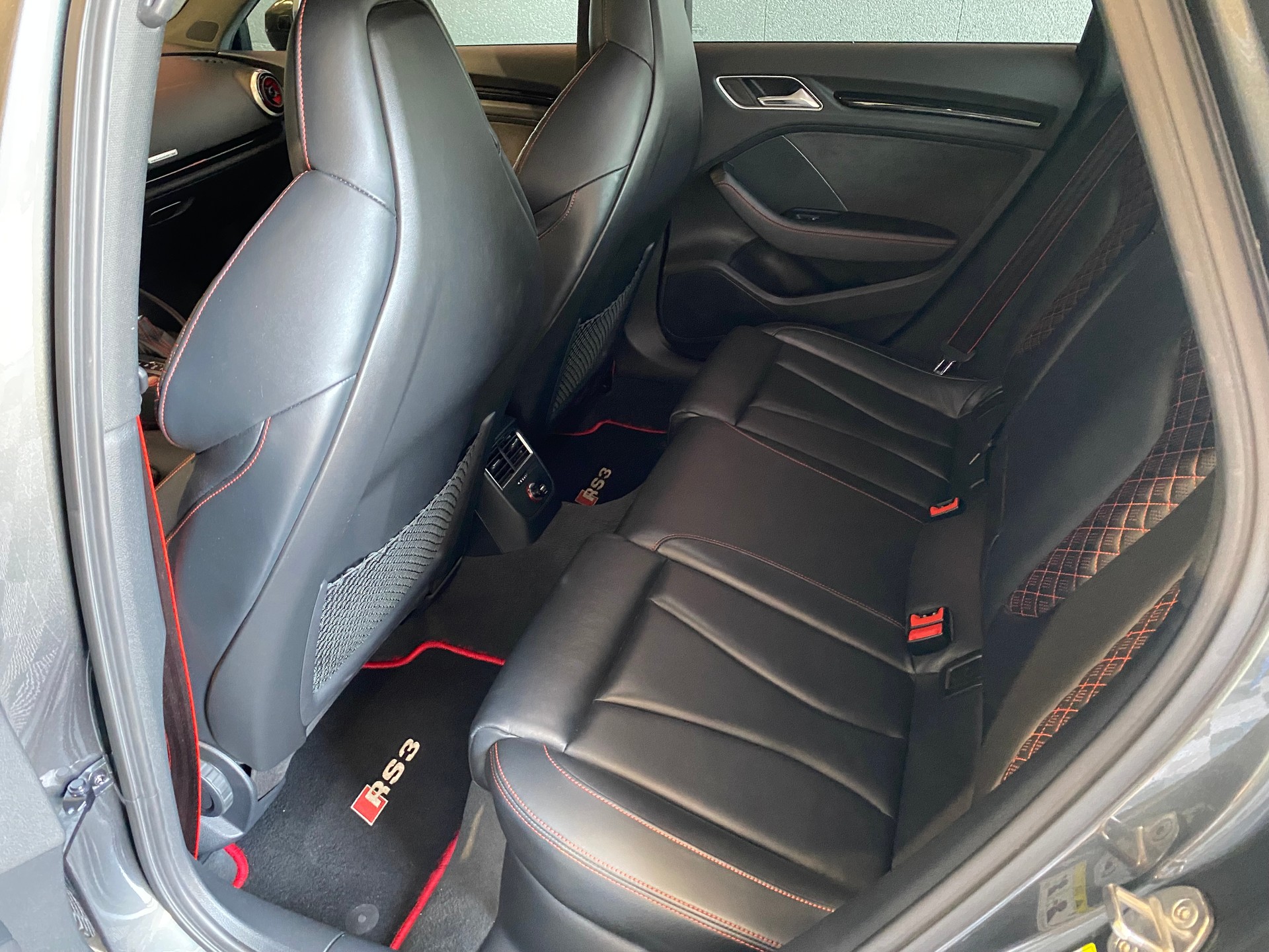 AUDI RS3 2.5 TSI quattro S-tronic-image-15