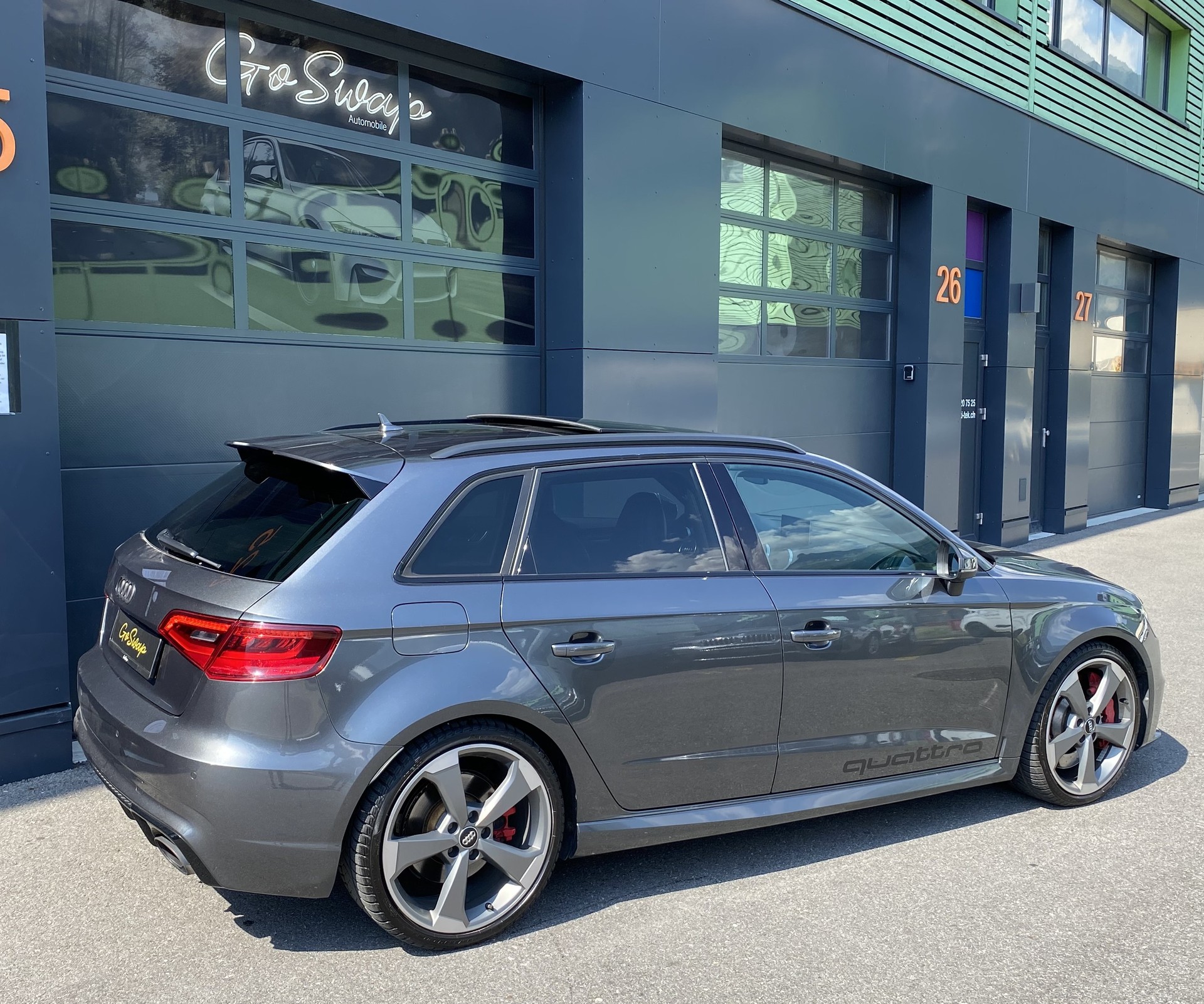 AUDI RS3 2.5 TSI quattro S-tronic-image-2