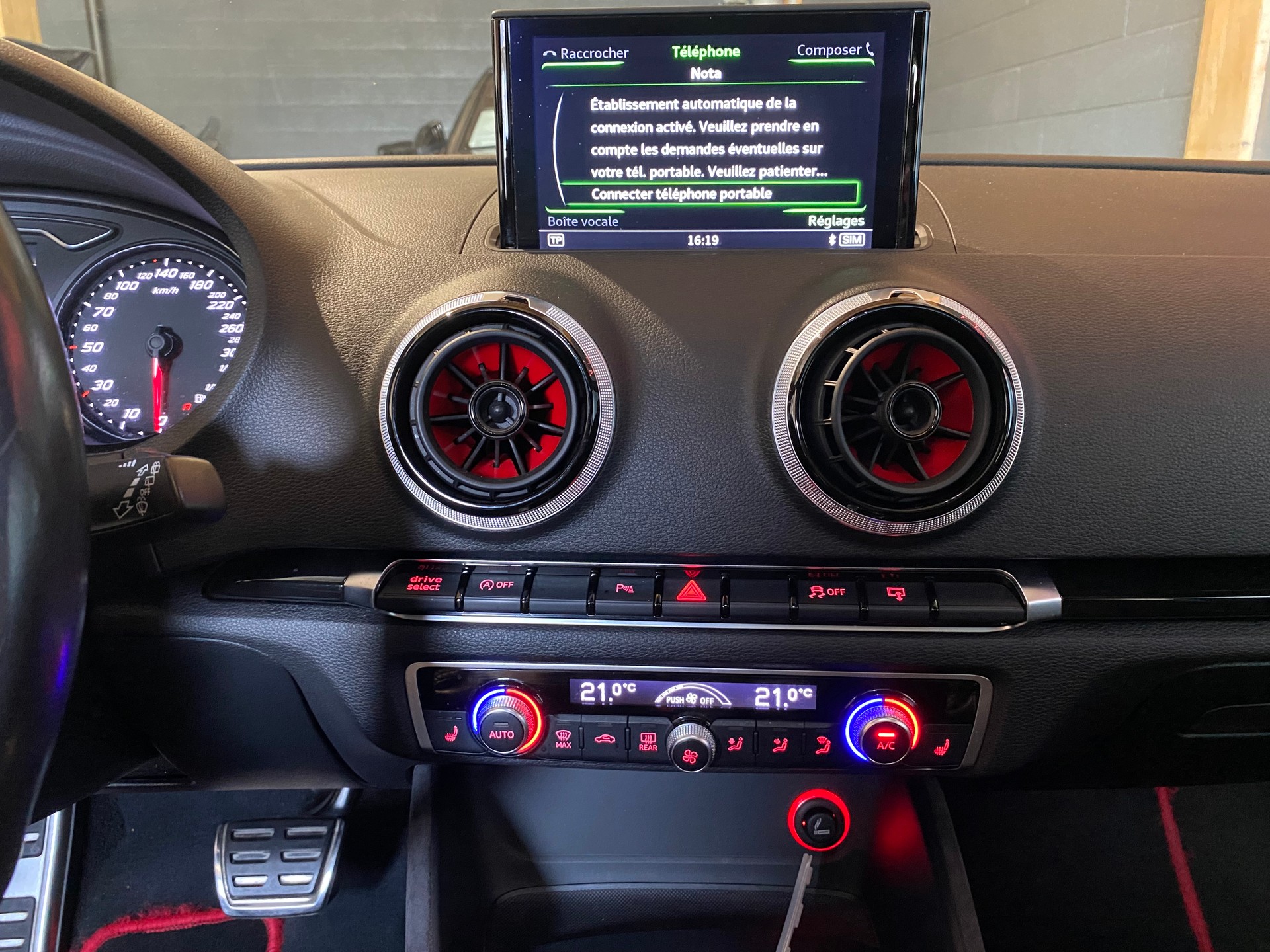 AUDI RS3 2.5 TSI quattro S-tronic-image-20