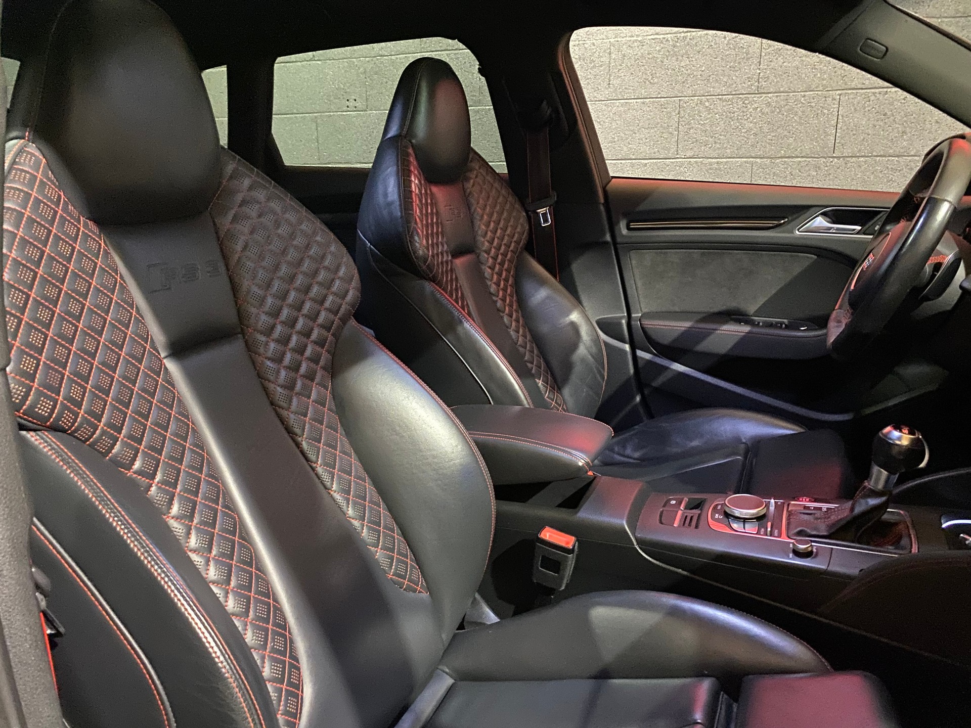 AUDI RS3 2.5 TSI quattro S-tronic-image-30