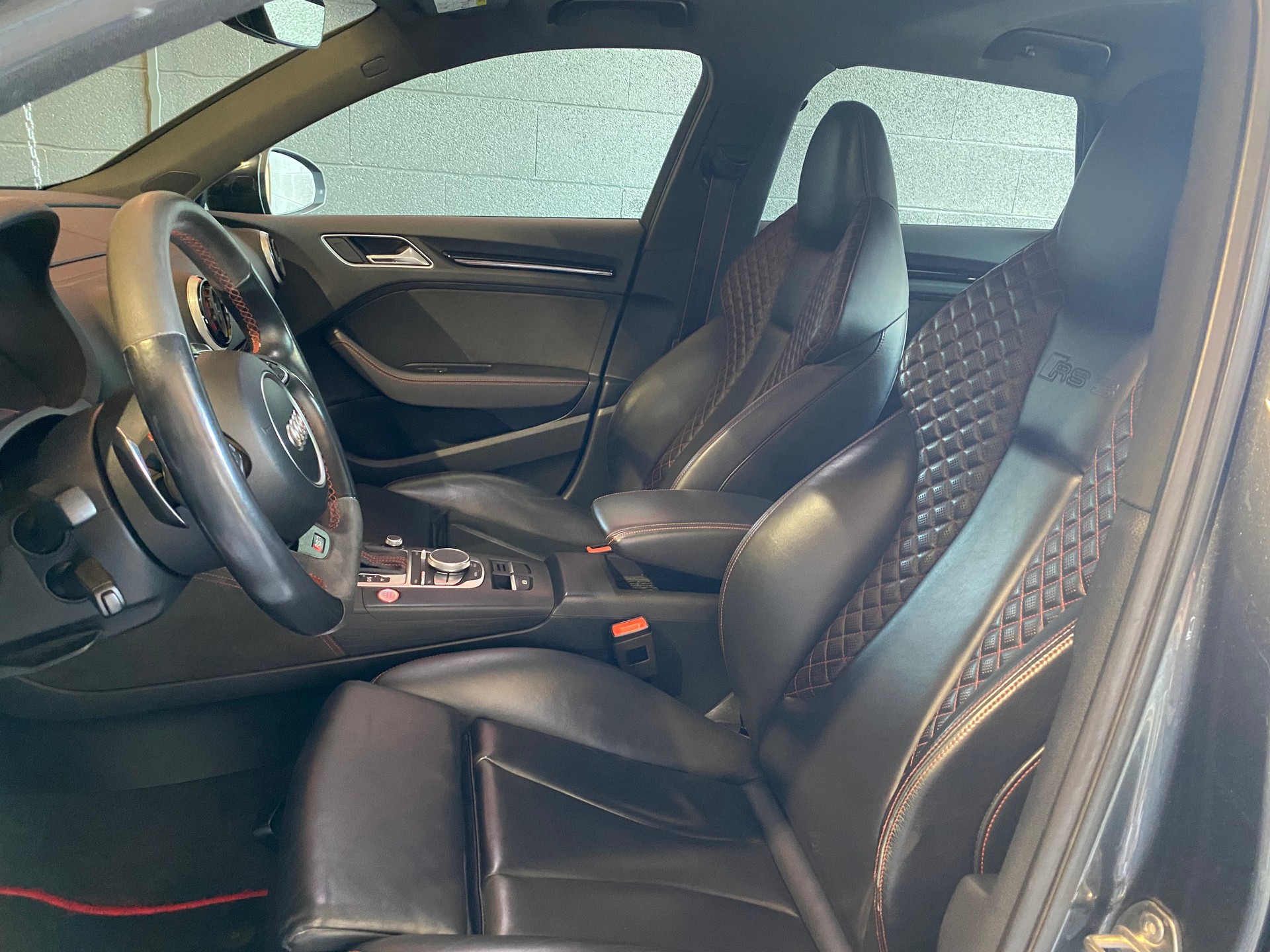 AUDI RS3 2.5 TSI quattro S-tronic-image-13