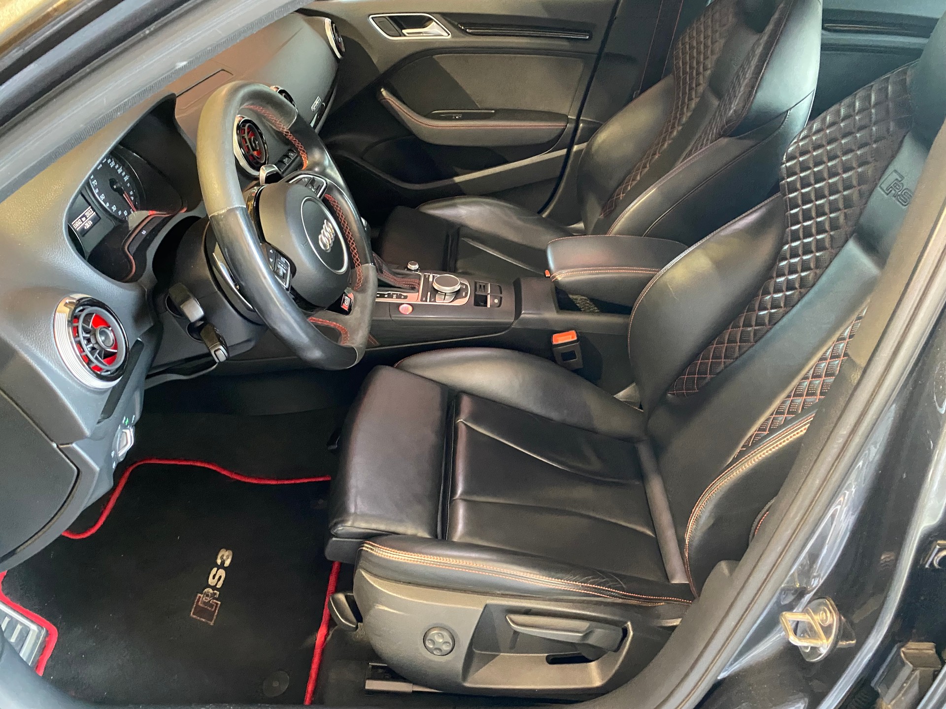 AUDI RS3 2.5 TSI quattro S-tronic-image-12