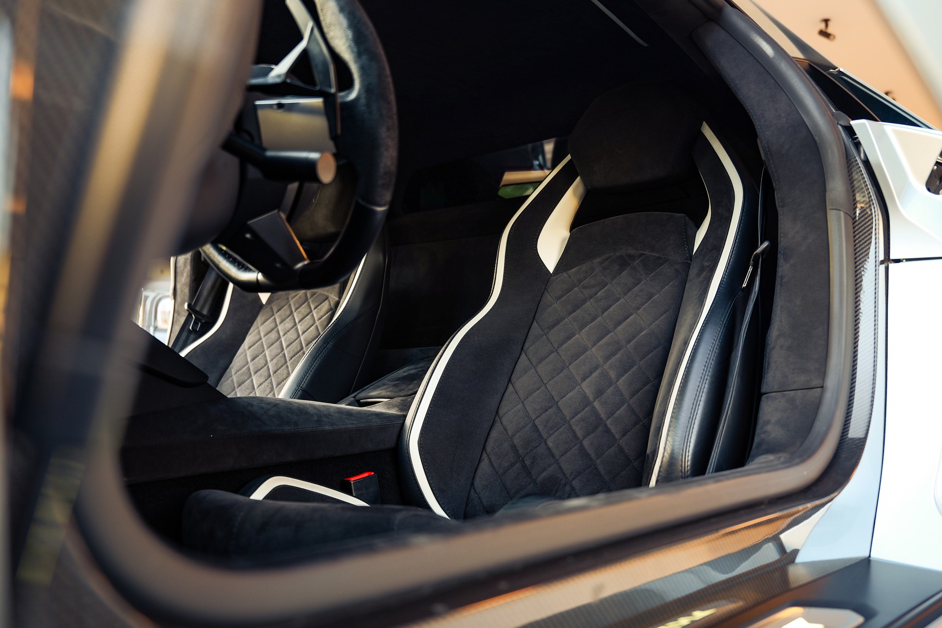 LAMBORGHINI Aventador S LP740-4 Coupé E-Gear-image-9