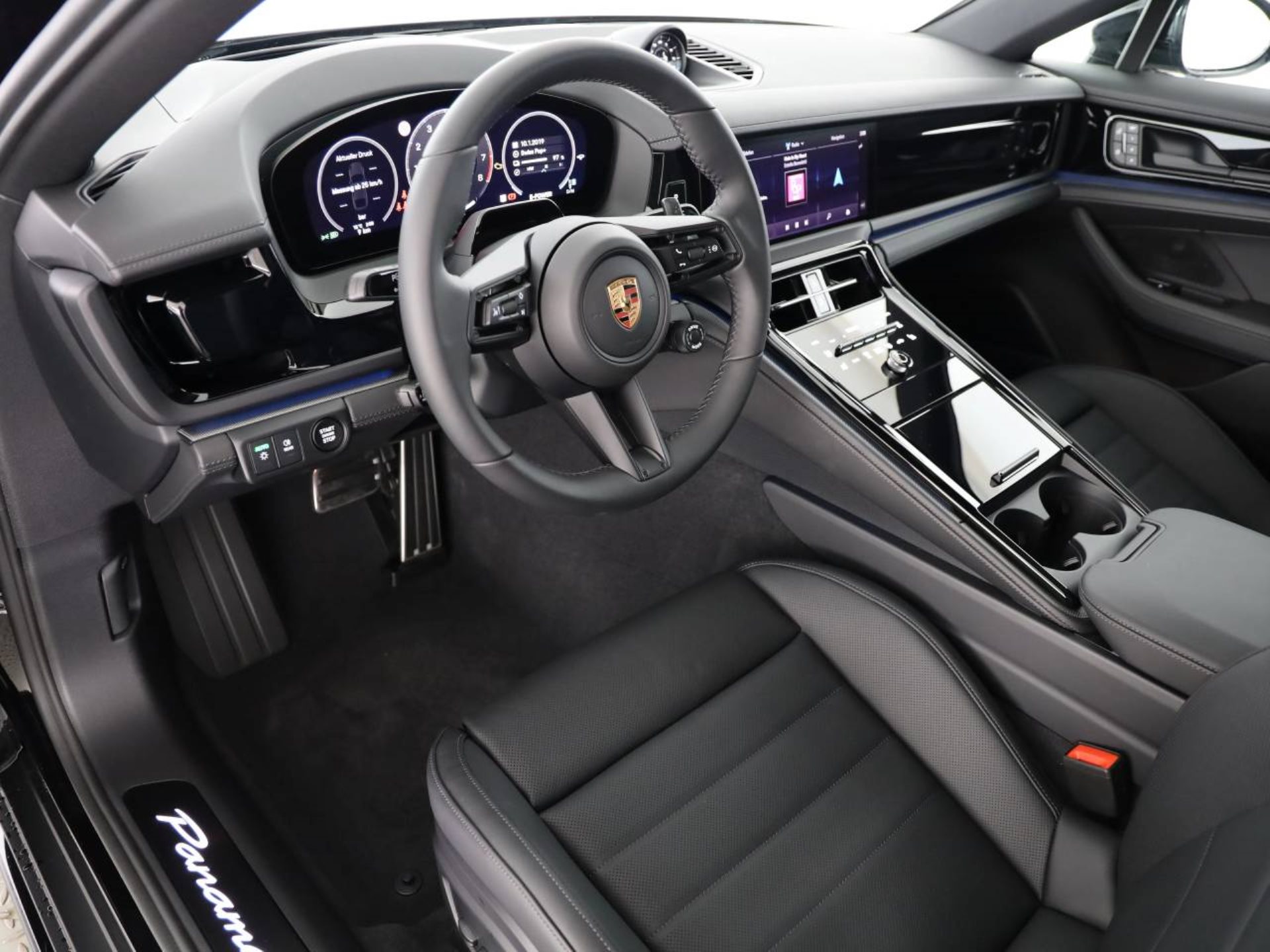 PORSCHE Panamera 4 E-Hybrid-image-3