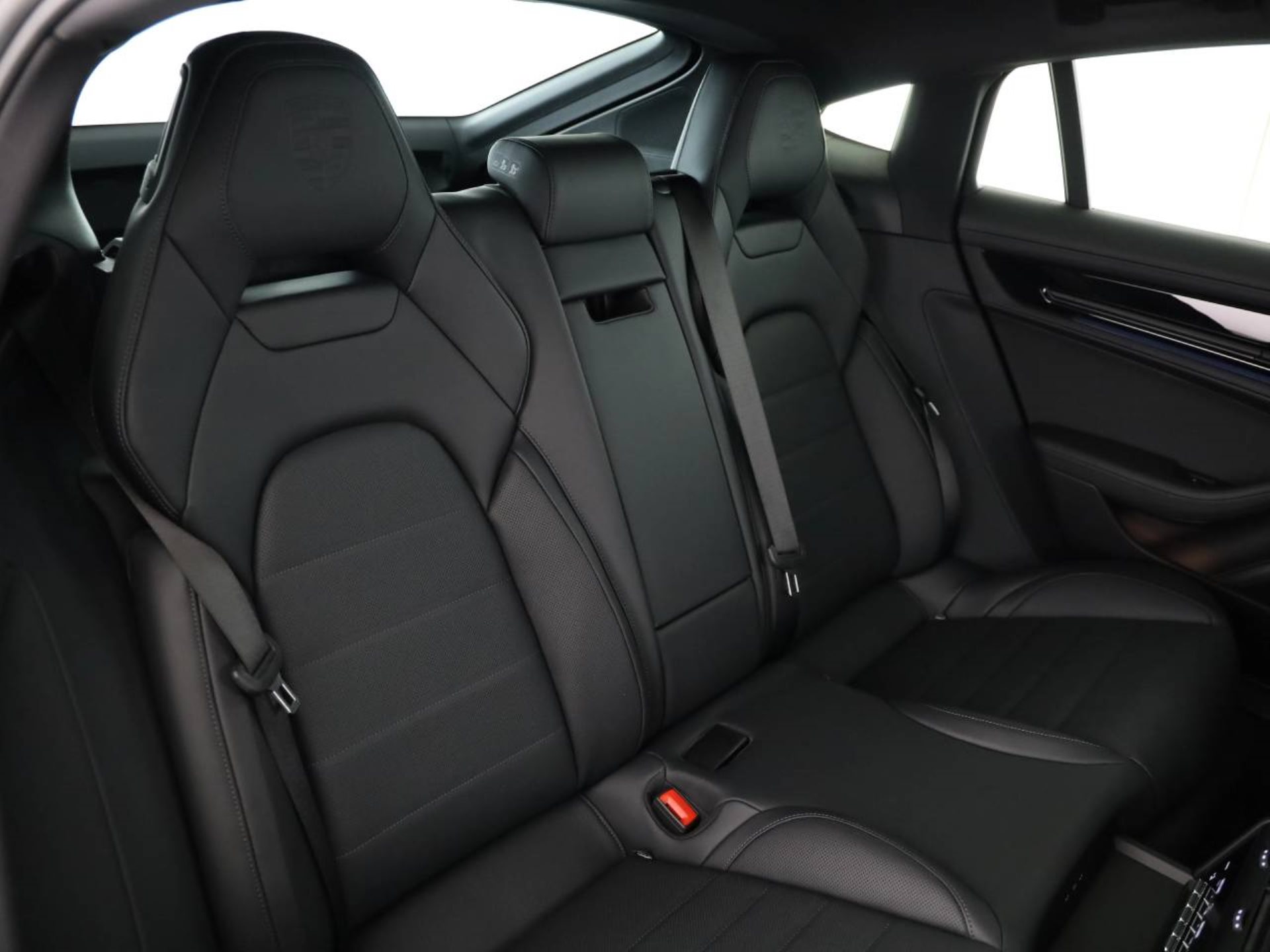 PORSCHE Panamera 4 E-Hybrid-image-18