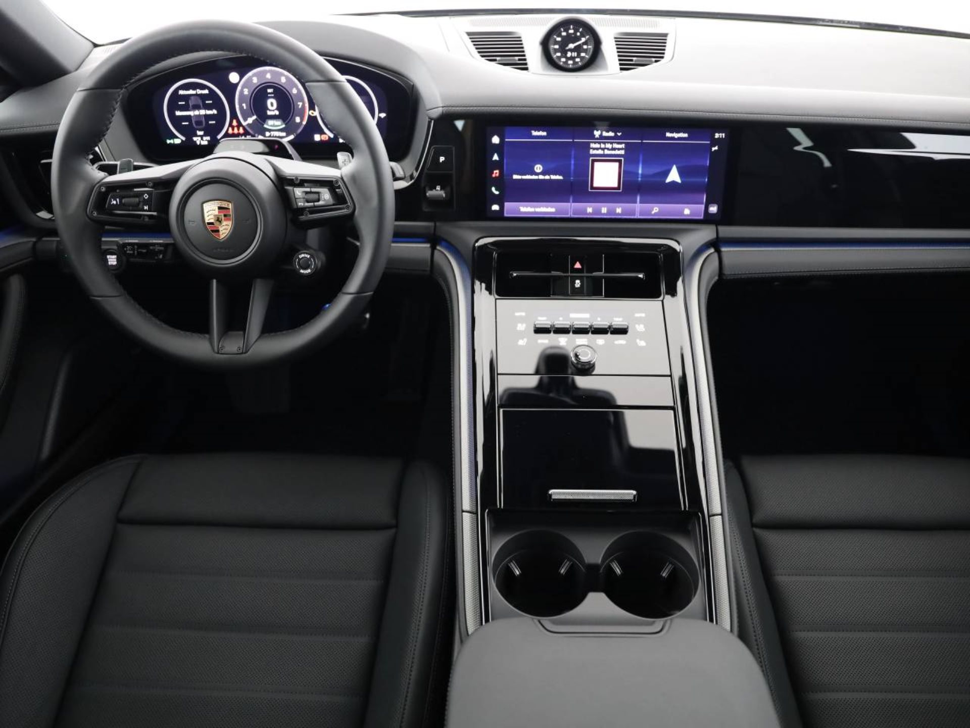 PORSCHE Panamera 4 E-Hybrid-image-10