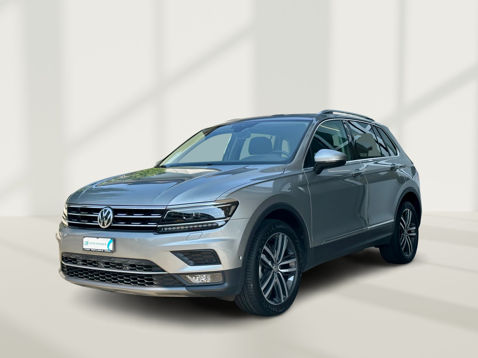 VW Tiguan 2.0TSI Highline 4Motion DSG-showroom-element-3