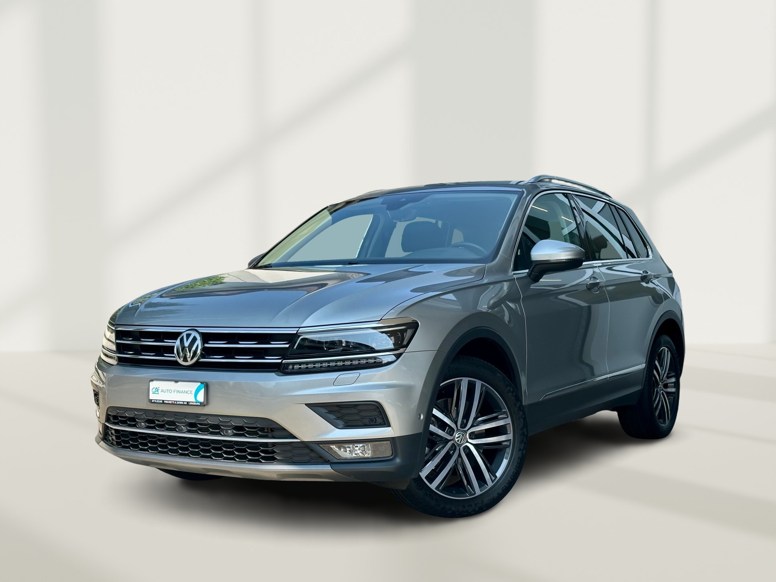 VW Tiguan 2.0TSI Highline 4Motion DSG-showroom-element-1