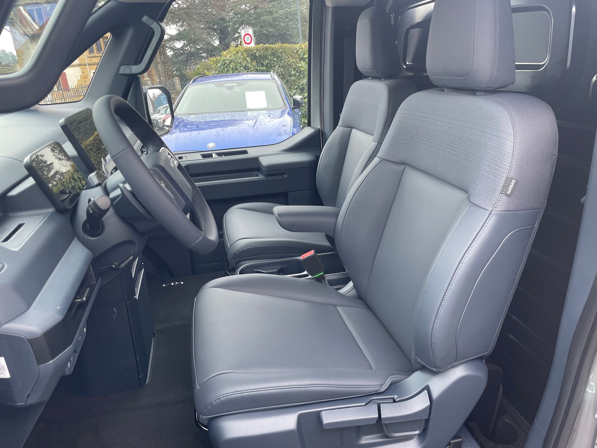 KIA PV5 Cargo 71.2 kWh Elite-image-5