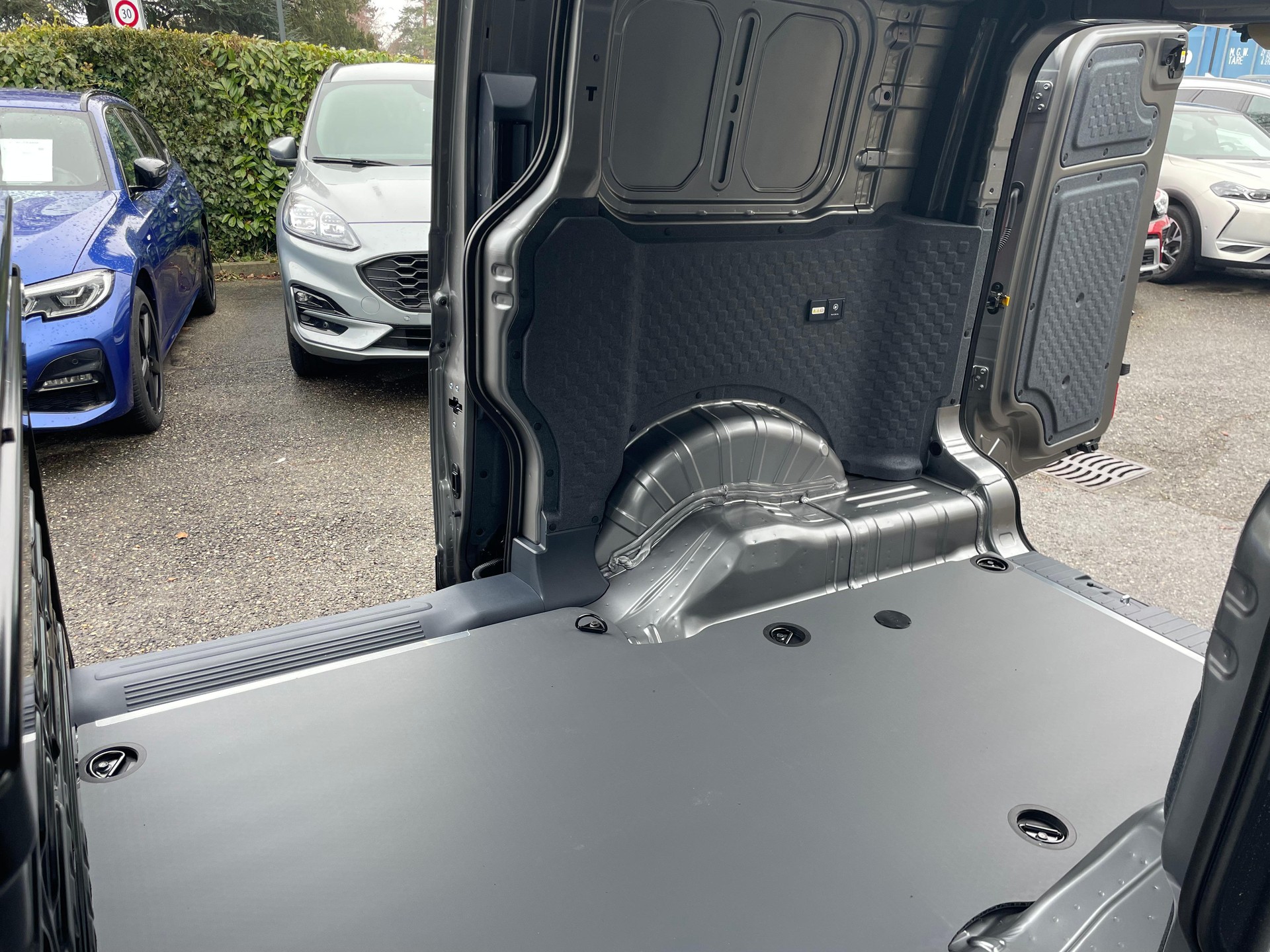 KIA PV5 Cargo 71.2 kWh Elite-image-6