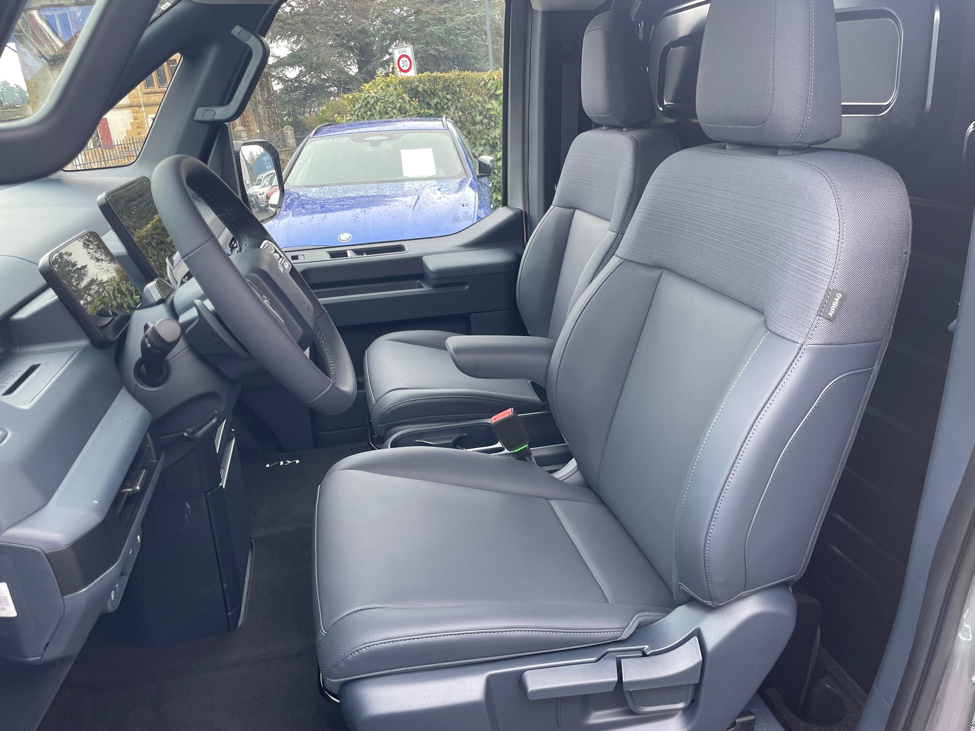 KIA PV5 Cargo 71.2 kWh Elite-image-4