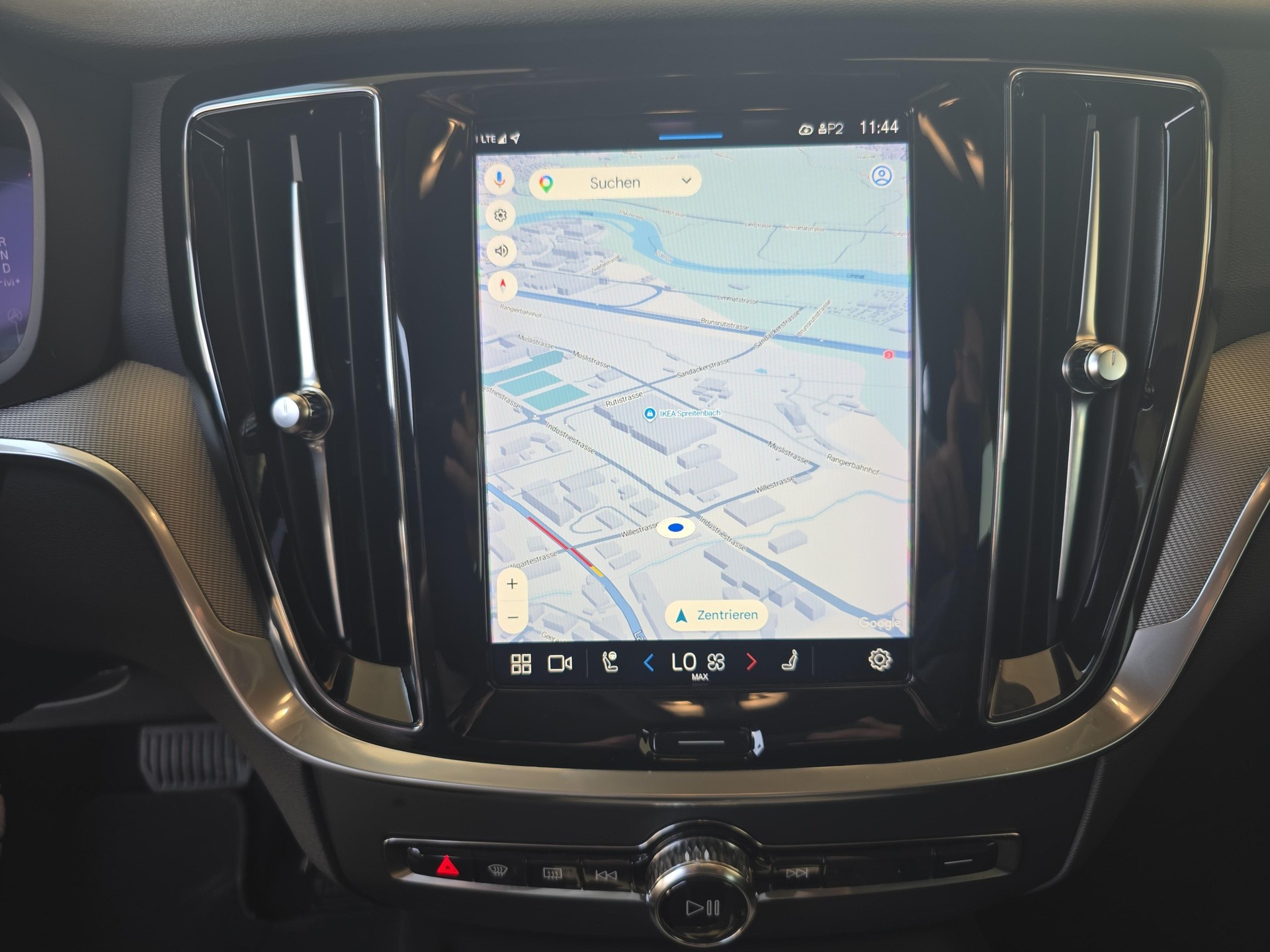 VOLVO V60 2.0 B4 Plus Dark-image-14