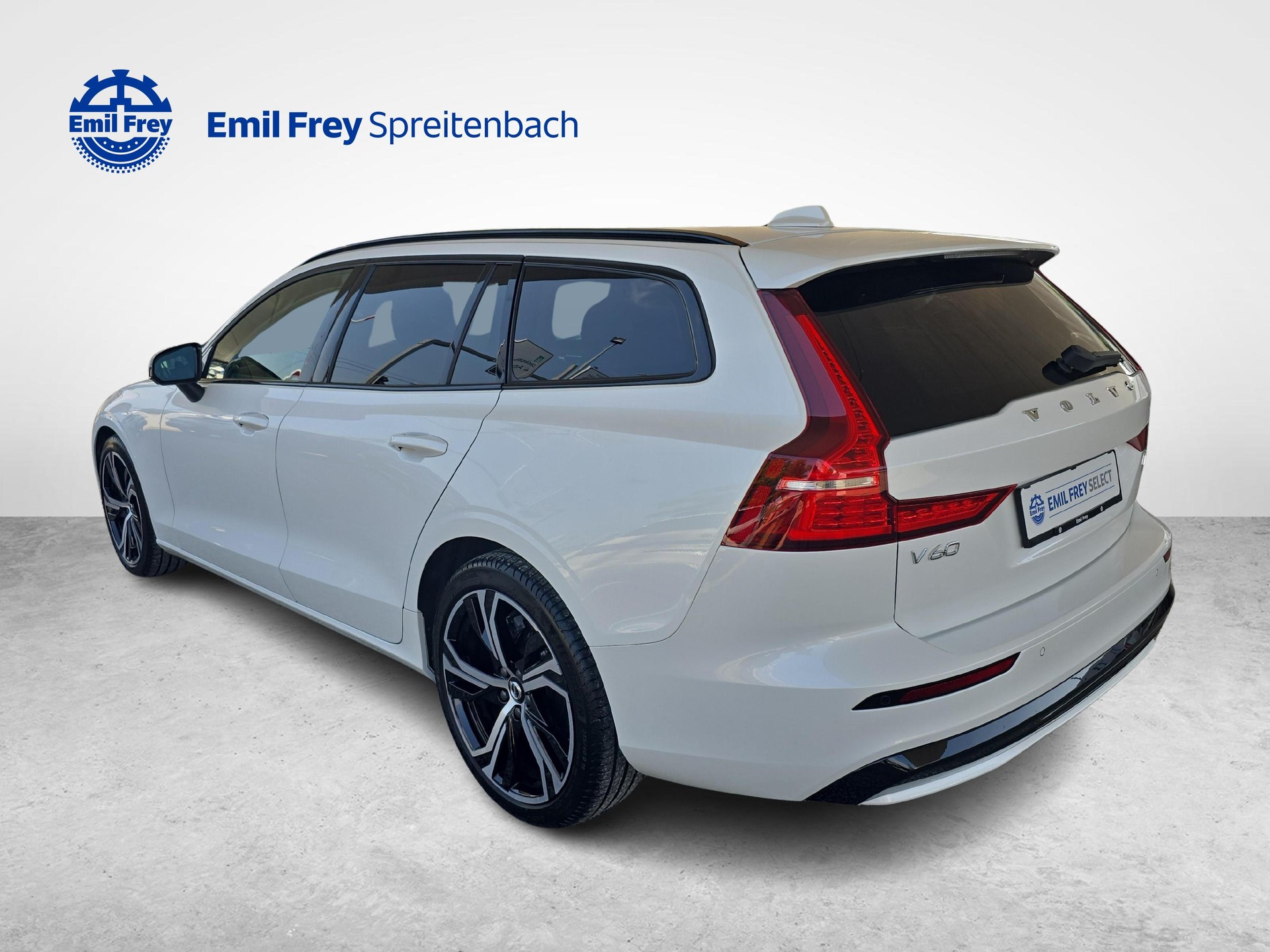 VOLVO V60 2.0 B4 Plus Dark-image-2