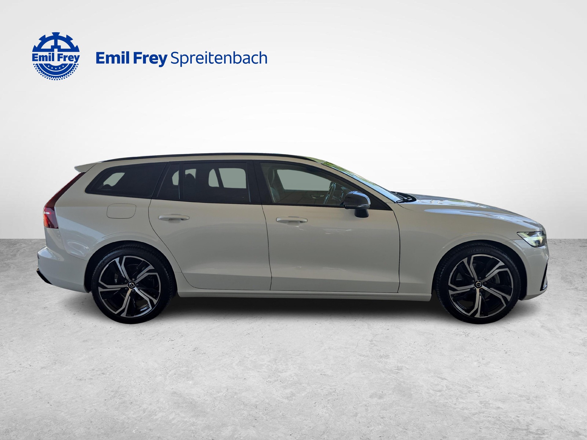 VOLVO V60 2.0 B4 Plus Dark-image-5