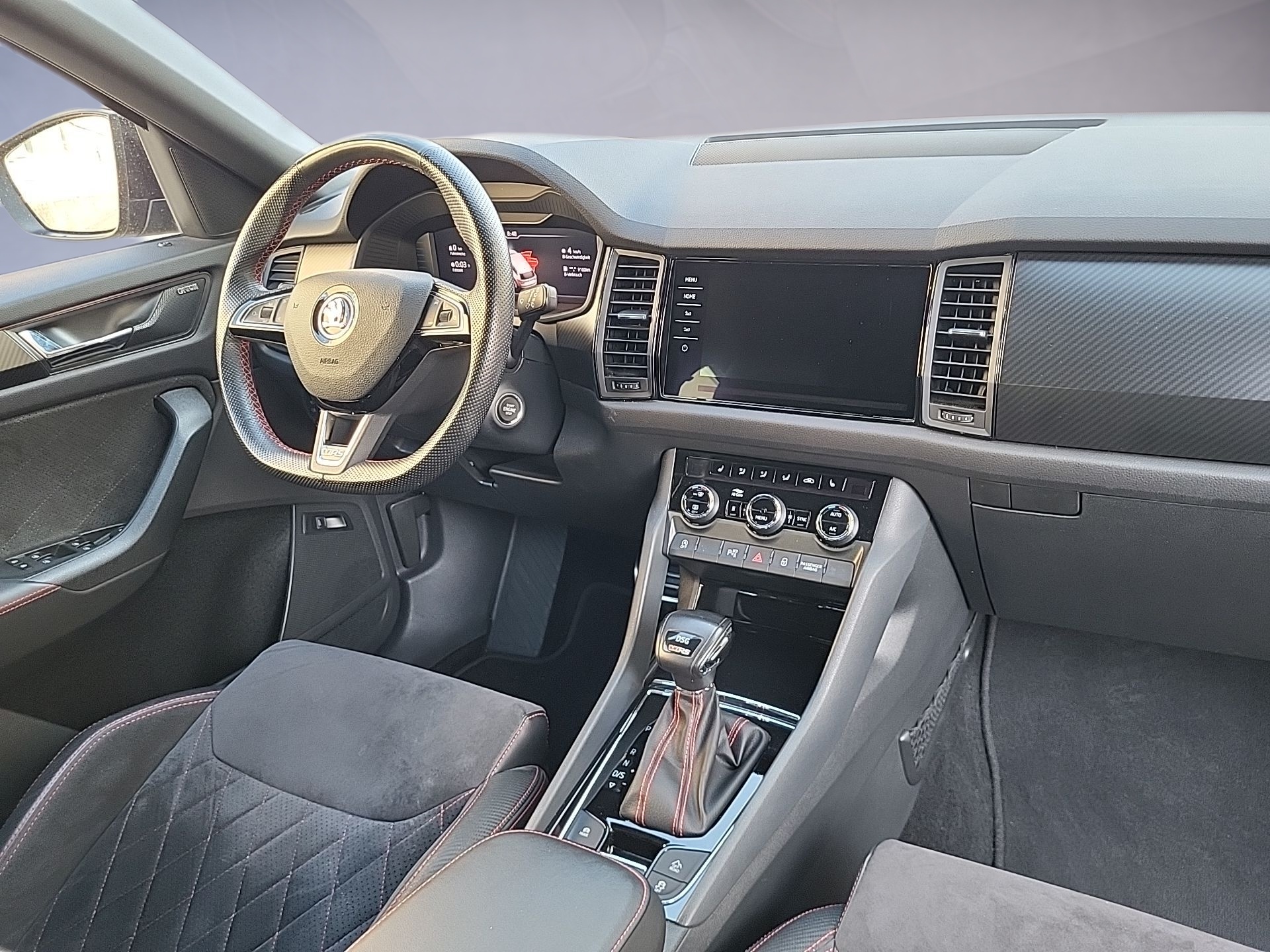 SKODA Kodiaq 2.0 Bi-TDI SCR RS 4x4 DSG-image-13
