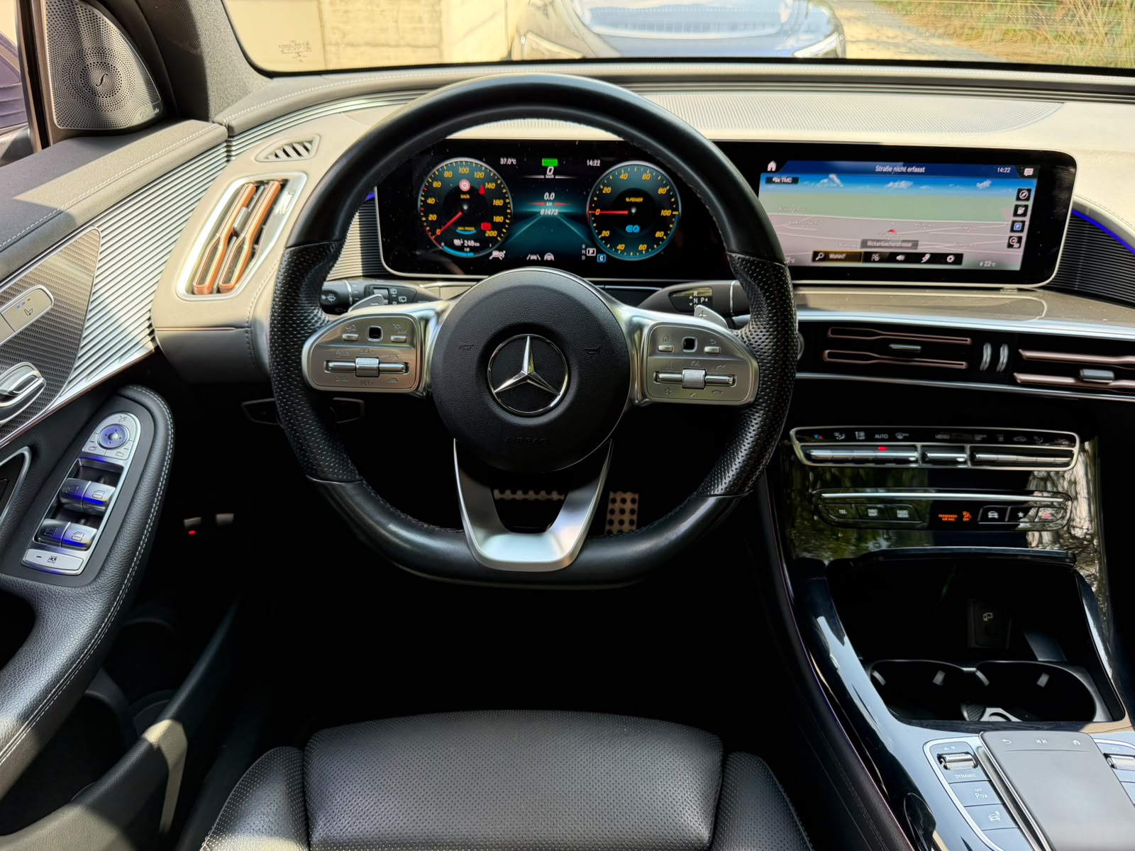 MERCEDES-BENZ EQC 400 AMG Line 4Matic-image-23