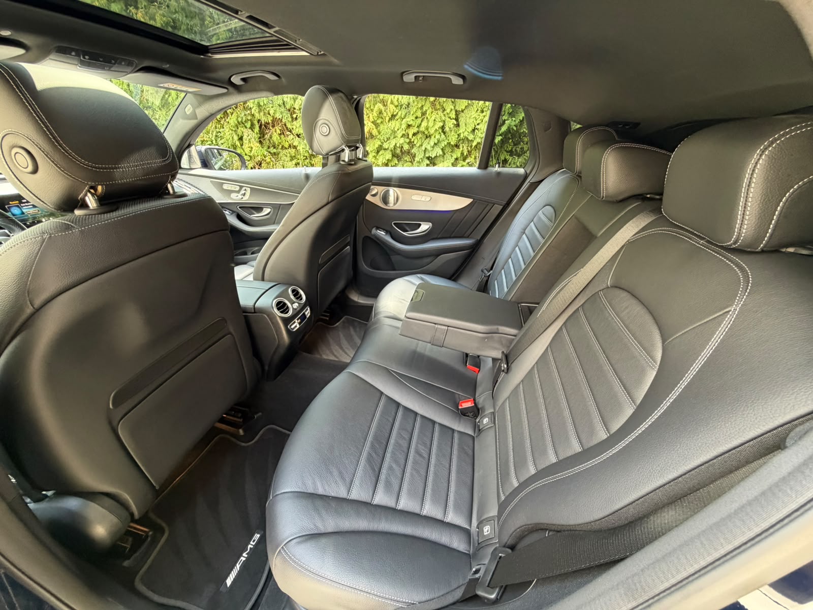 MERCEDES-BENZ EQC 400 AMG Line 4Matic-image-13